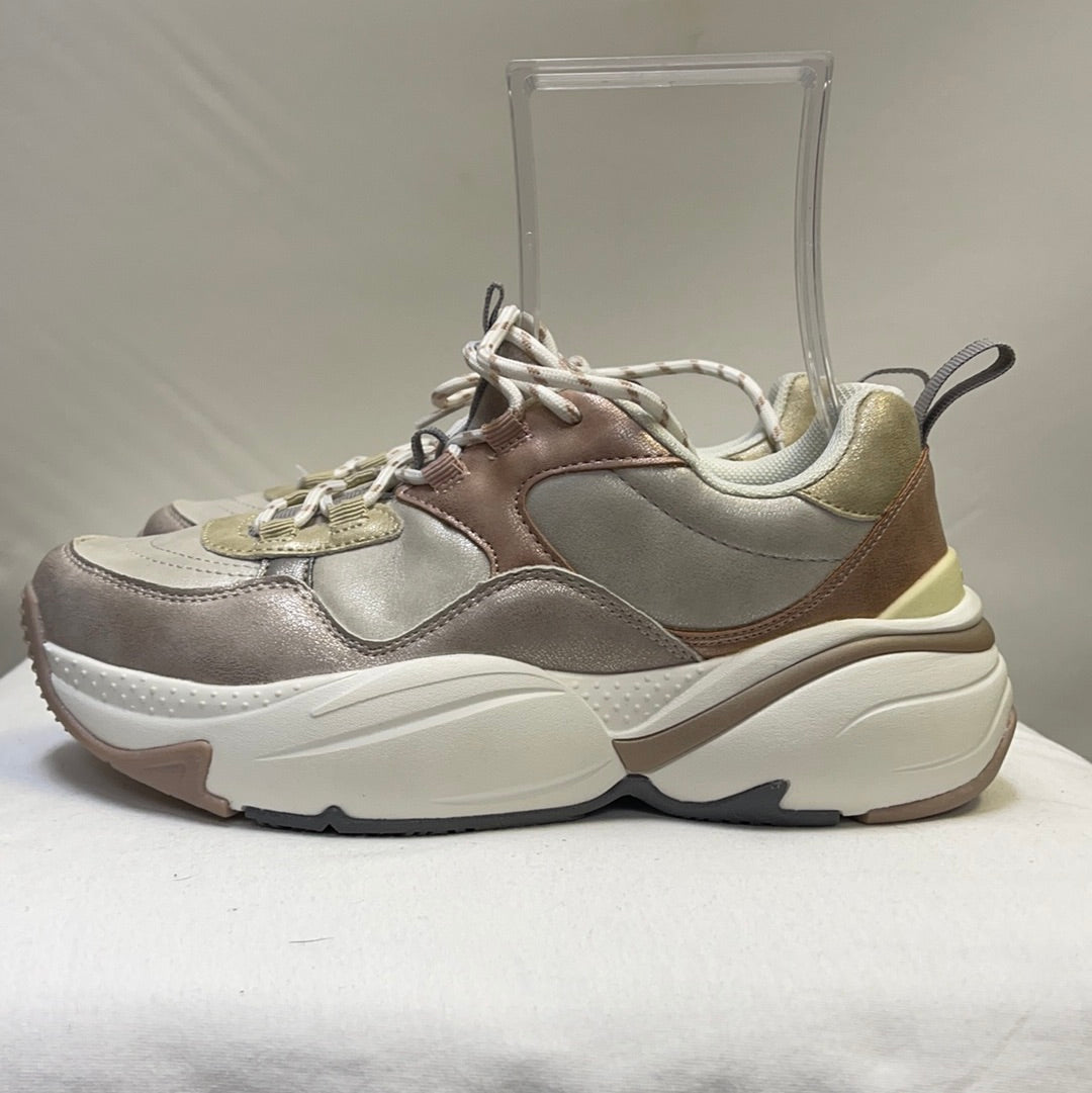 Victoria Sneakers