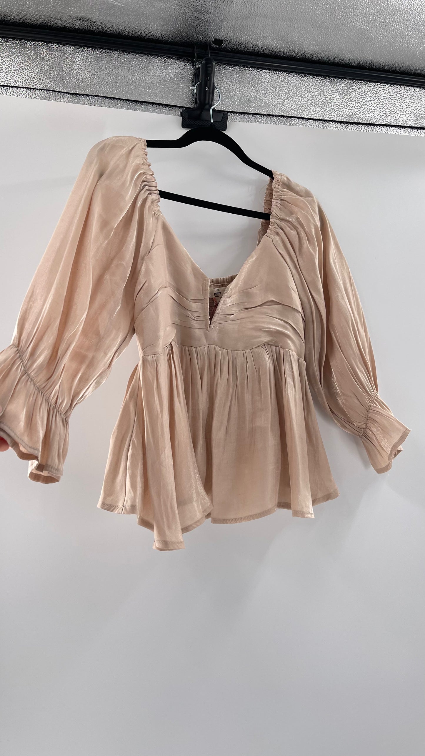 Entro Beige/Gold Metallic Cropped Peplum Top (Large)