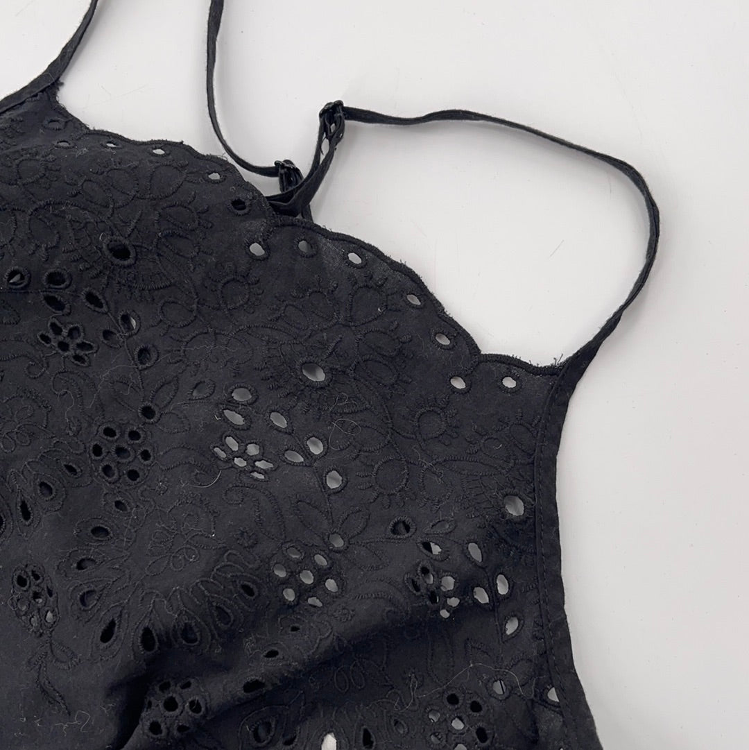 Urban Outfitters Eyelet Crop (M)