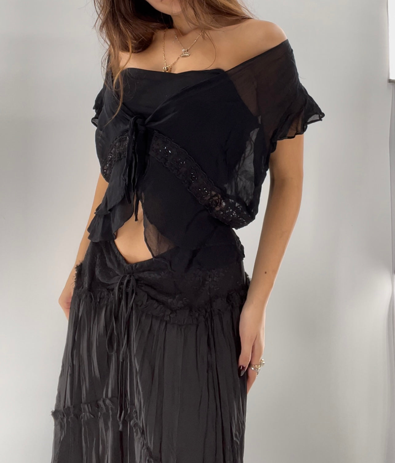 Lola P Tie Front Top with Ruffle Sleeve + Hem (Large)