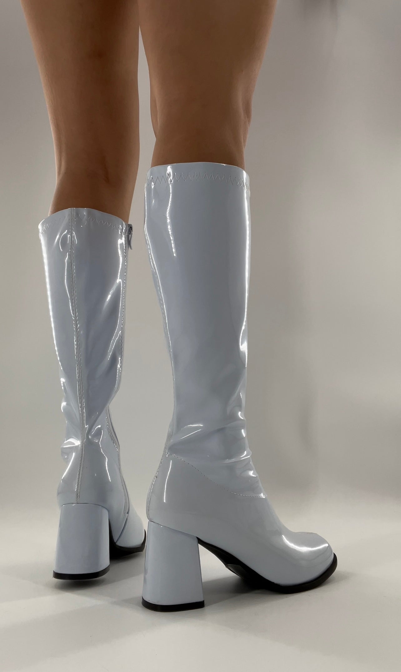 Ellie White Knee High Gogos (6)
