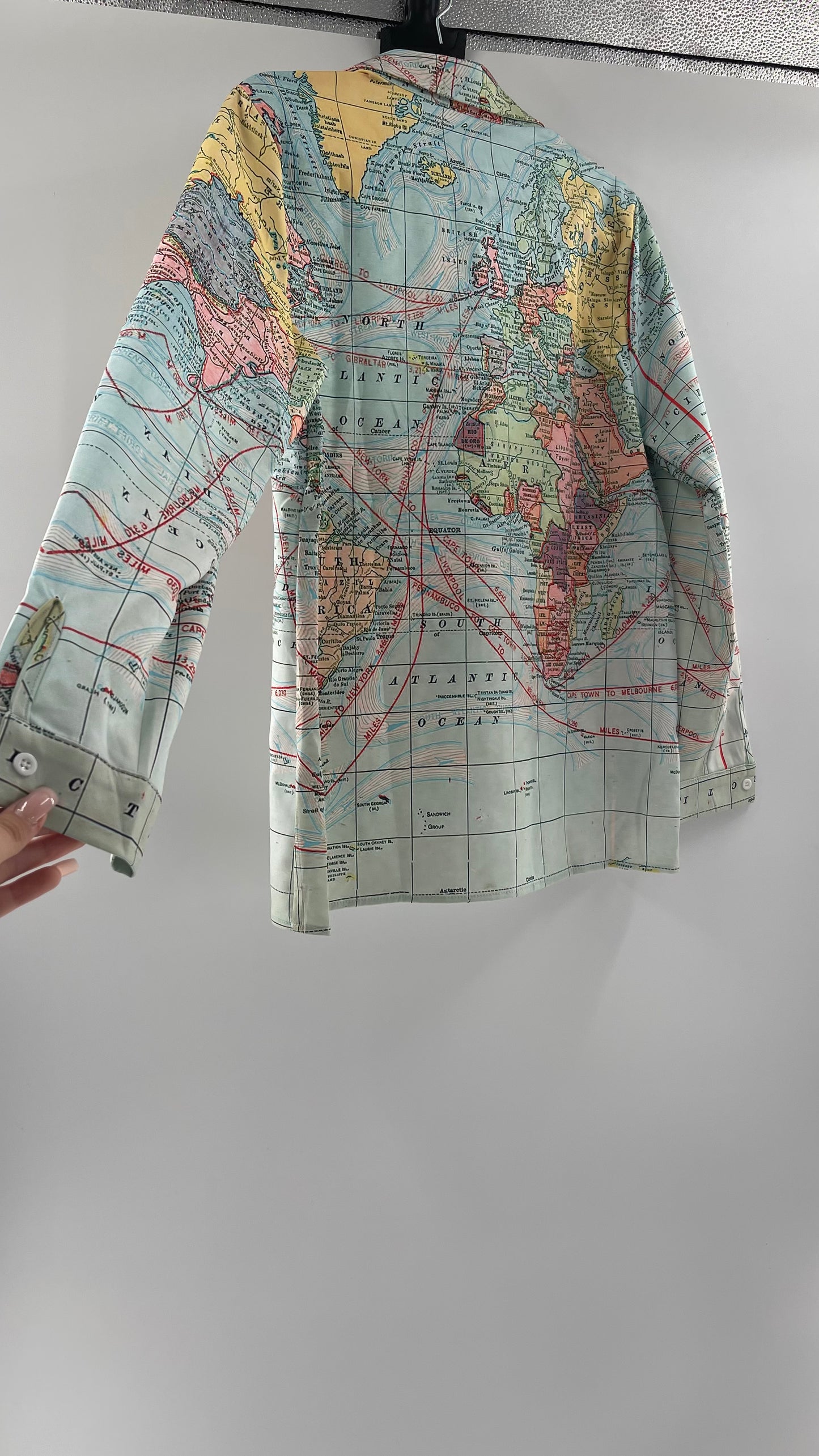 MISSLOOK Globe Map Long Sleeve Graphic Button Up (Medium)