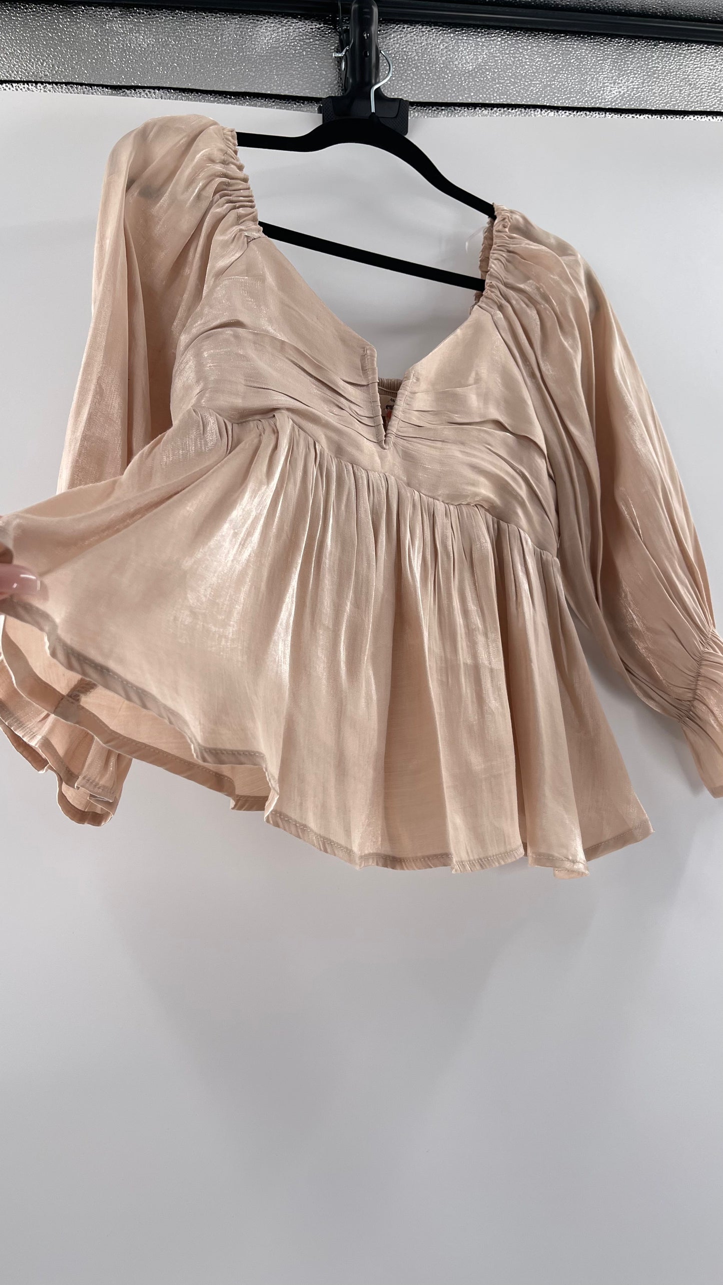 Entro Beige/Gold Metallic Cropped Peplum Top (Large)