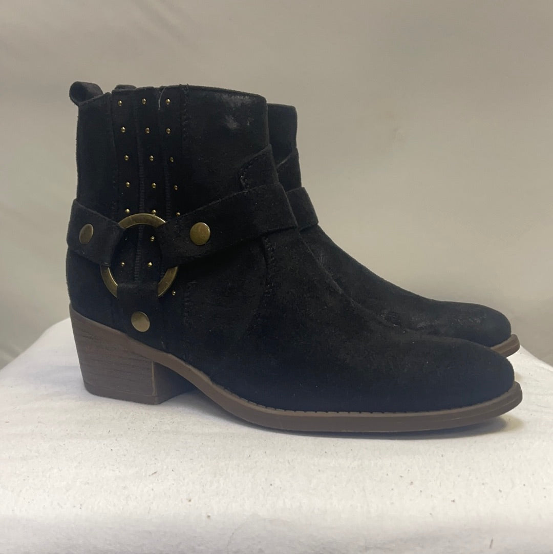 Maurice’s Black Suede Boots