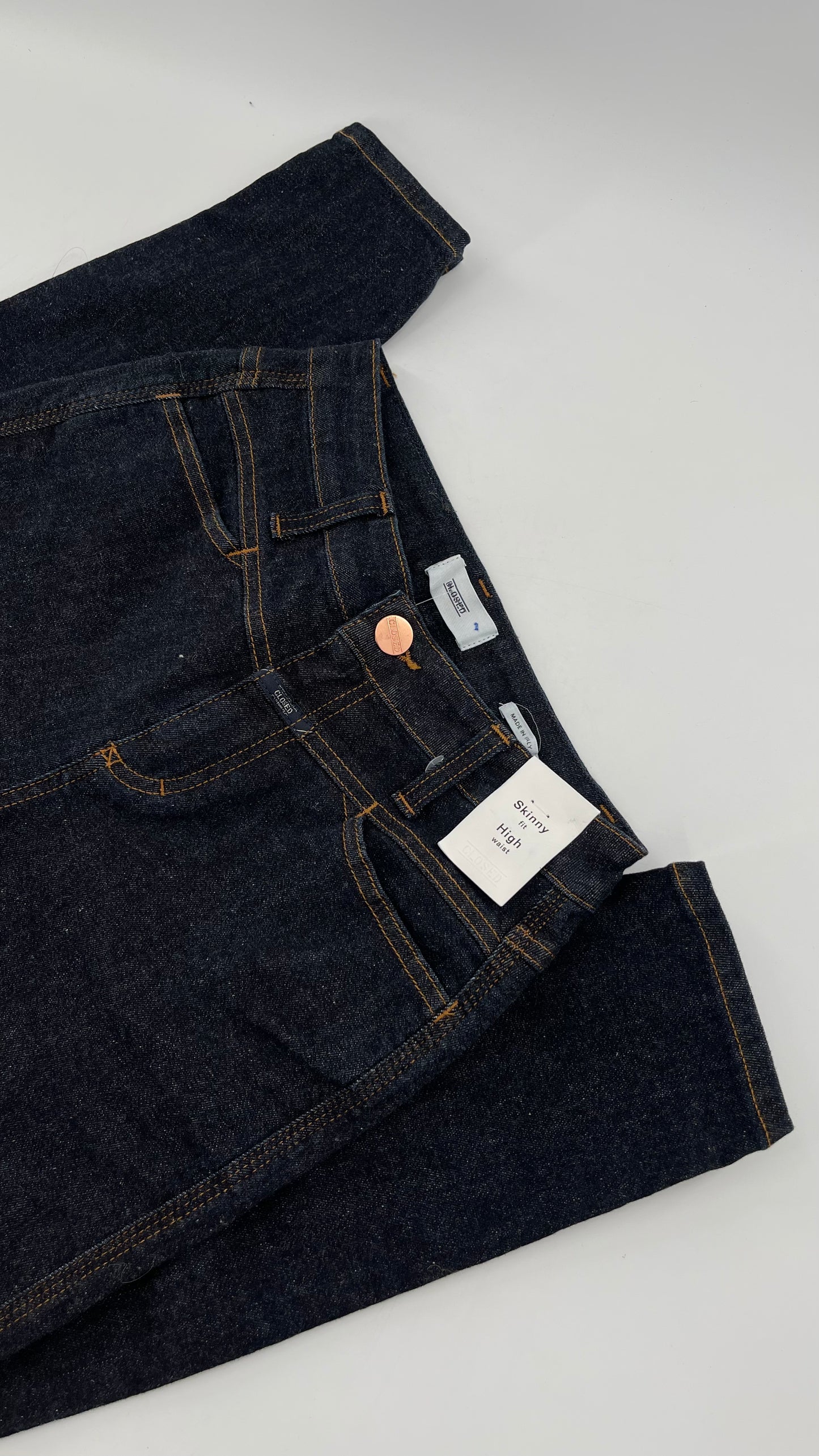 CLOSED Skinny Fit High Waist Jeans - Made in Italy- with Tags (Size 24)