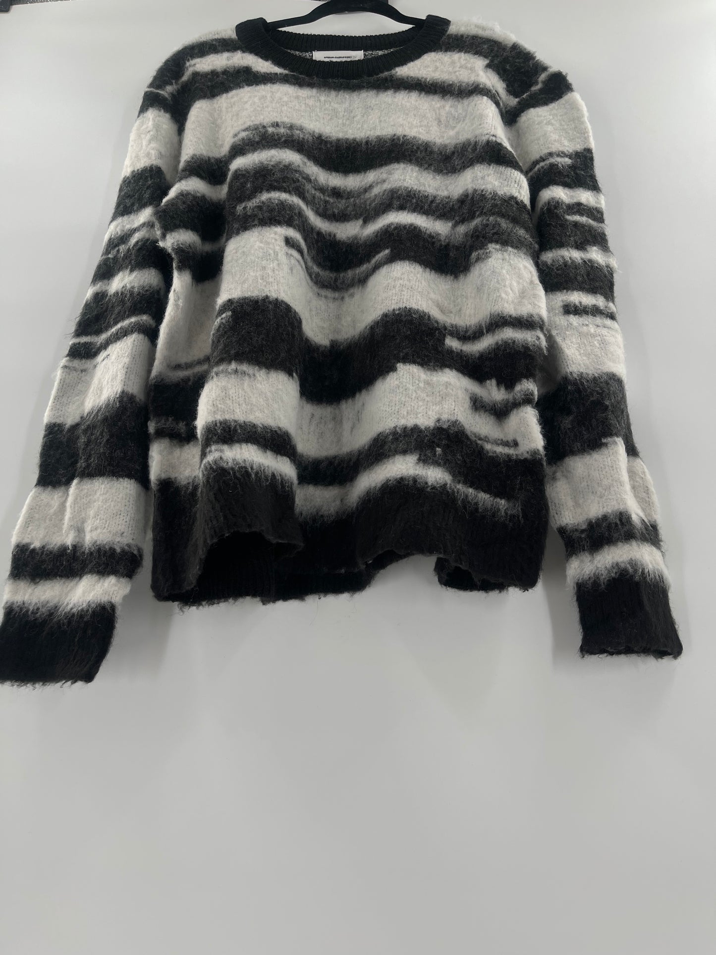 Urban Outfitters Black/White Sweater (Large)