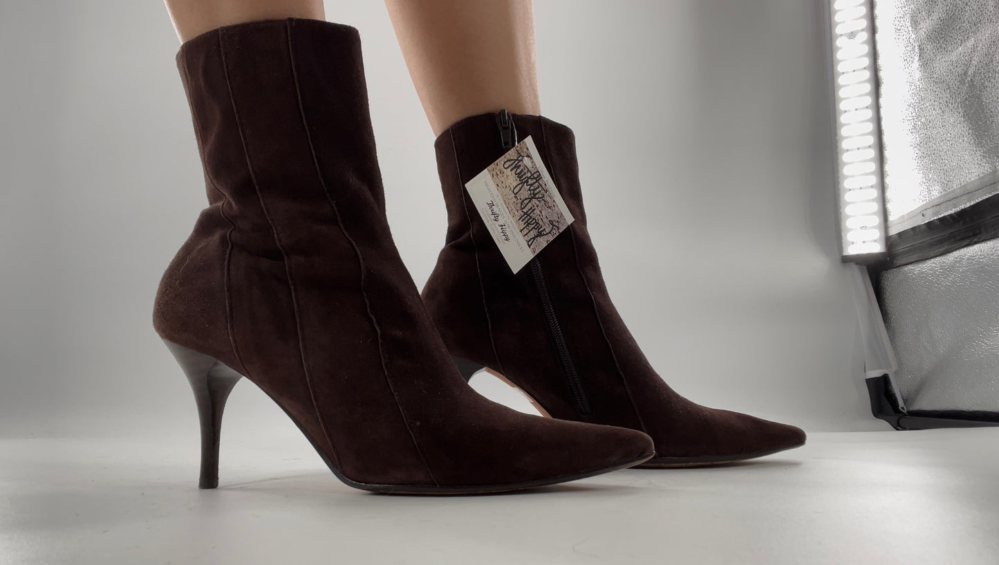 Vintage BCBG Maxazria Brown Suede Booties (7.5)