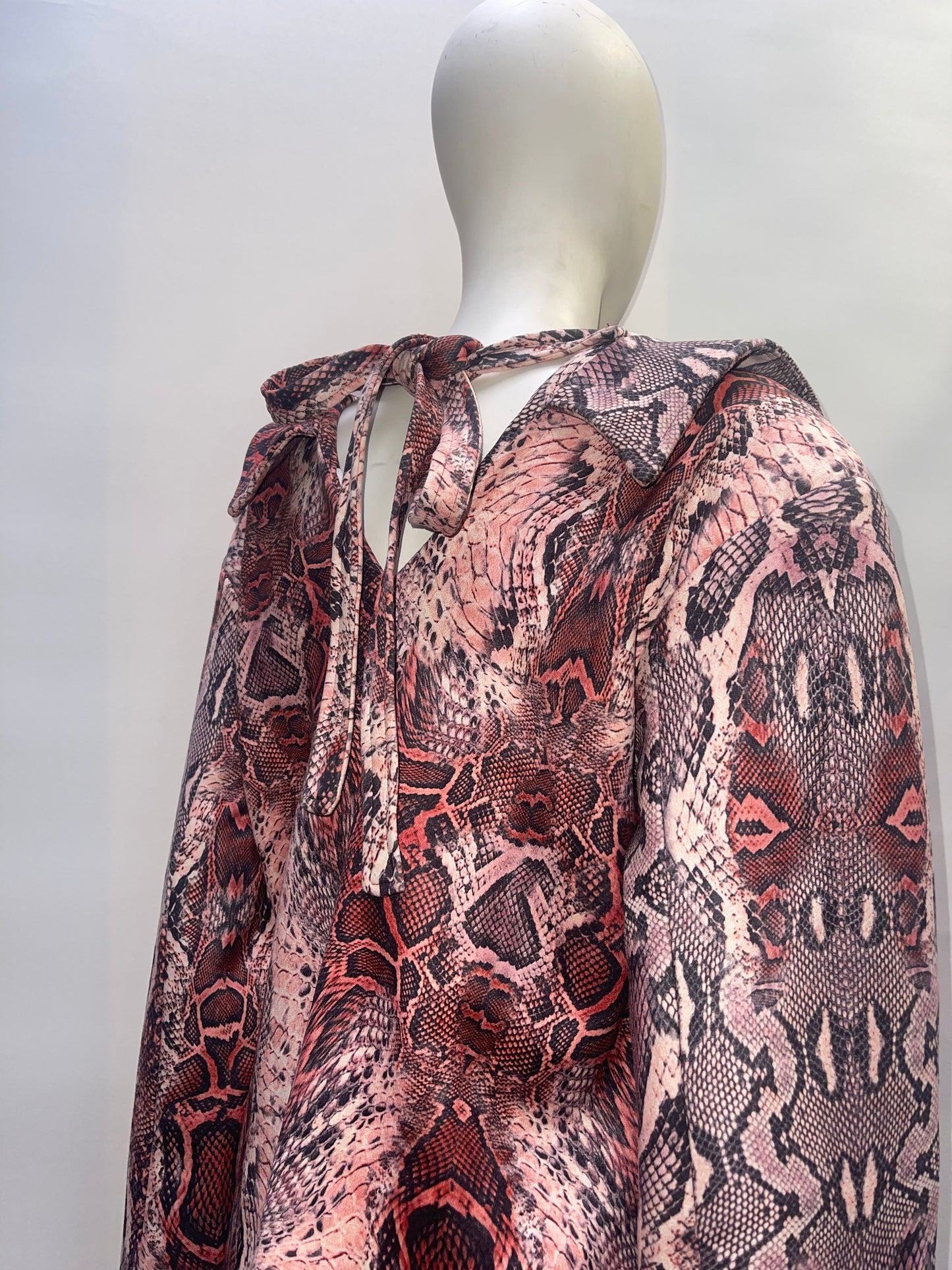 House of Sunny Snakeskin Blazer (4)
