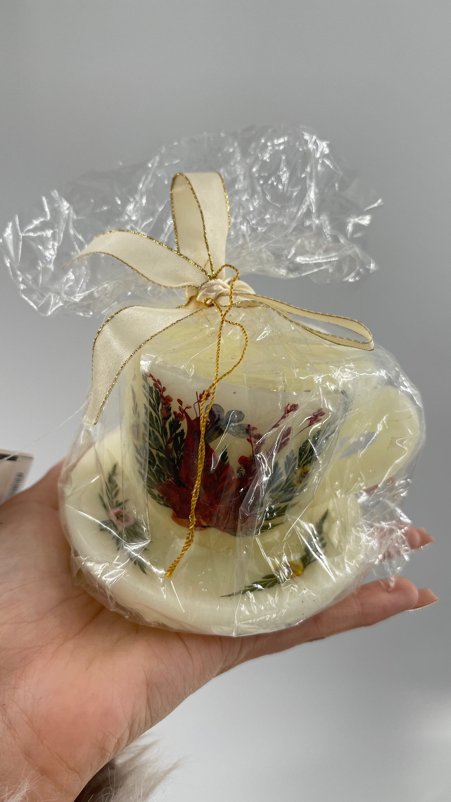 Vintage Pressed Flower Teacup Candle
