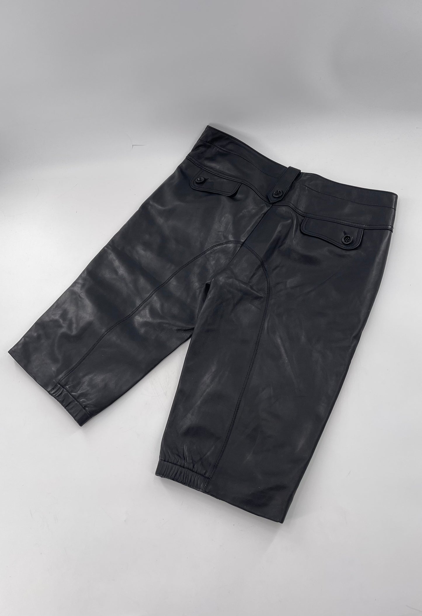 Vintage Vogue Virile 100% Sheepskin Leather Bermudas (XXL)