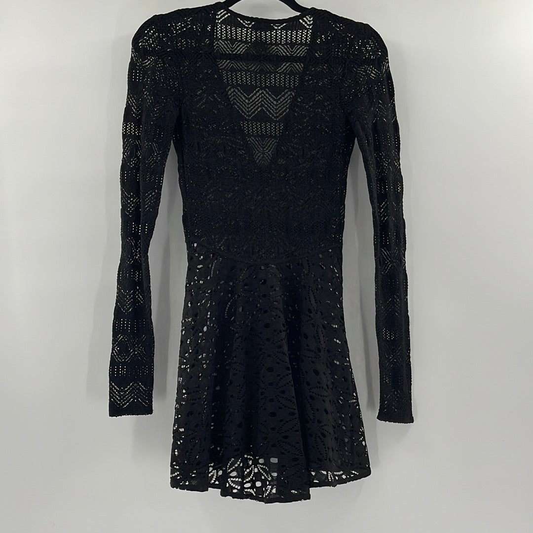 Intimately Free People - Black Lace Long Sleeve V Neckline (Size XS) Intimately Free People - Black Lace Long Sleeve V Neckline (Size XS)