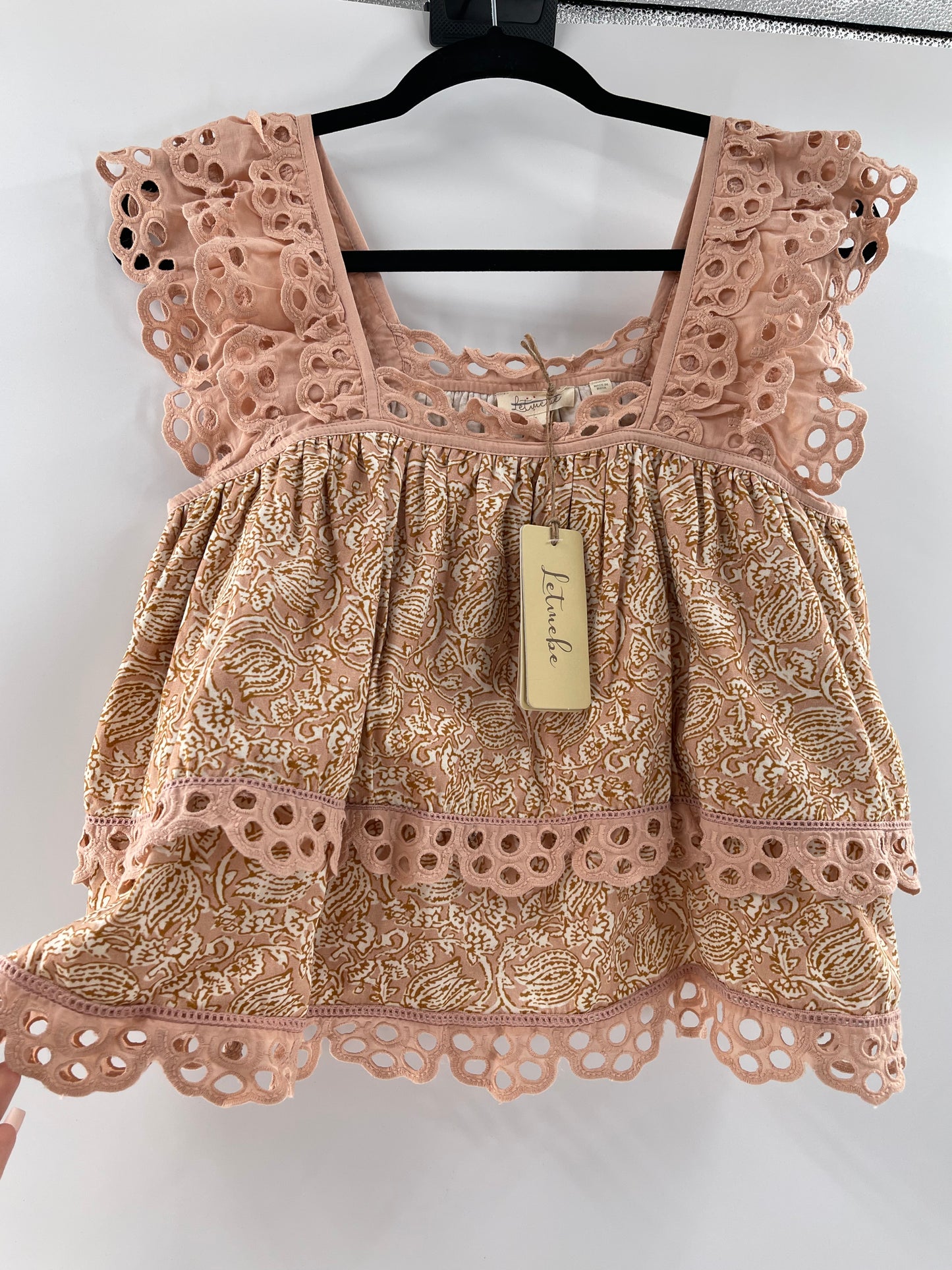 Anthropologie Let me Be Delicate Ruffle Sleeve Tank (Small)