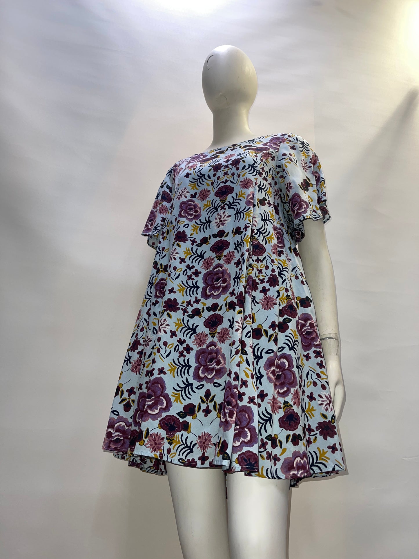 Urban Outfitters Open Back Floral Mini (SzM)