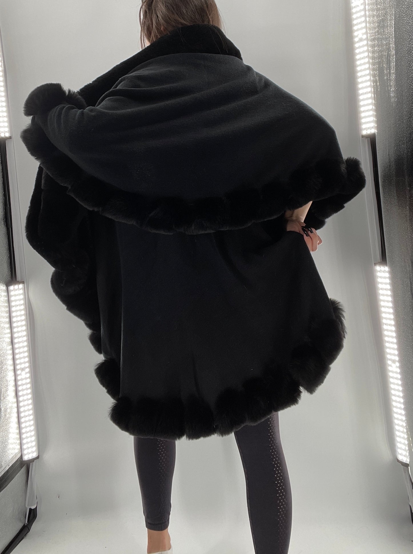 Glamorous Black Cape with Faux Fur Trim (OS)