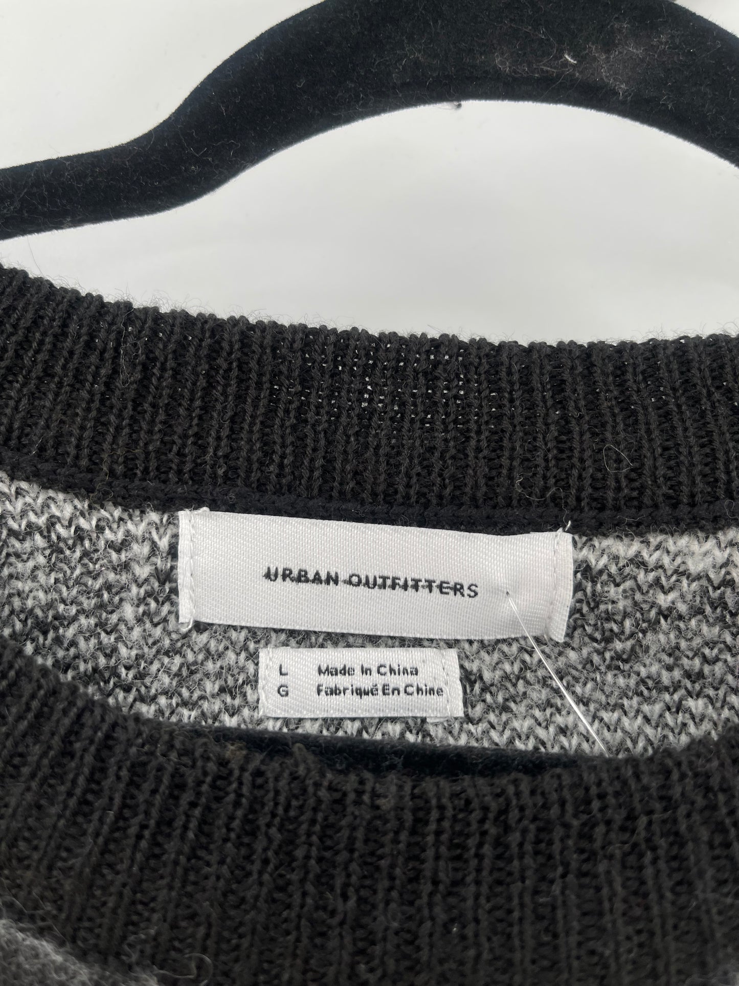 Urban Outfitters Black/White Sweater (Large)