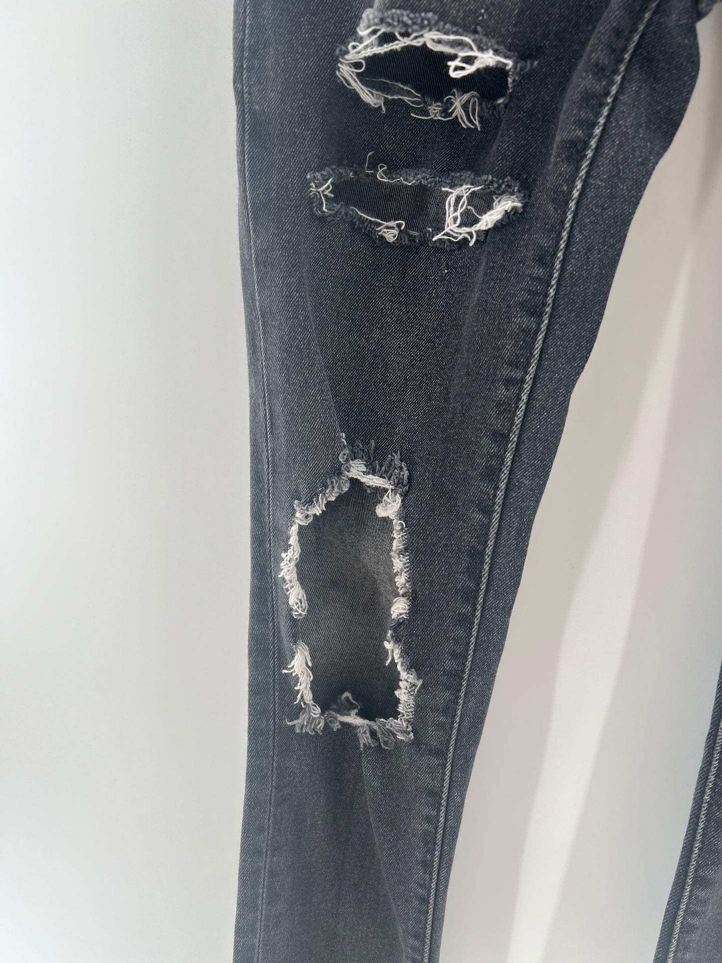 Levi Strauss Ripped 721 High Rise Skinny Jeans (Size 24)