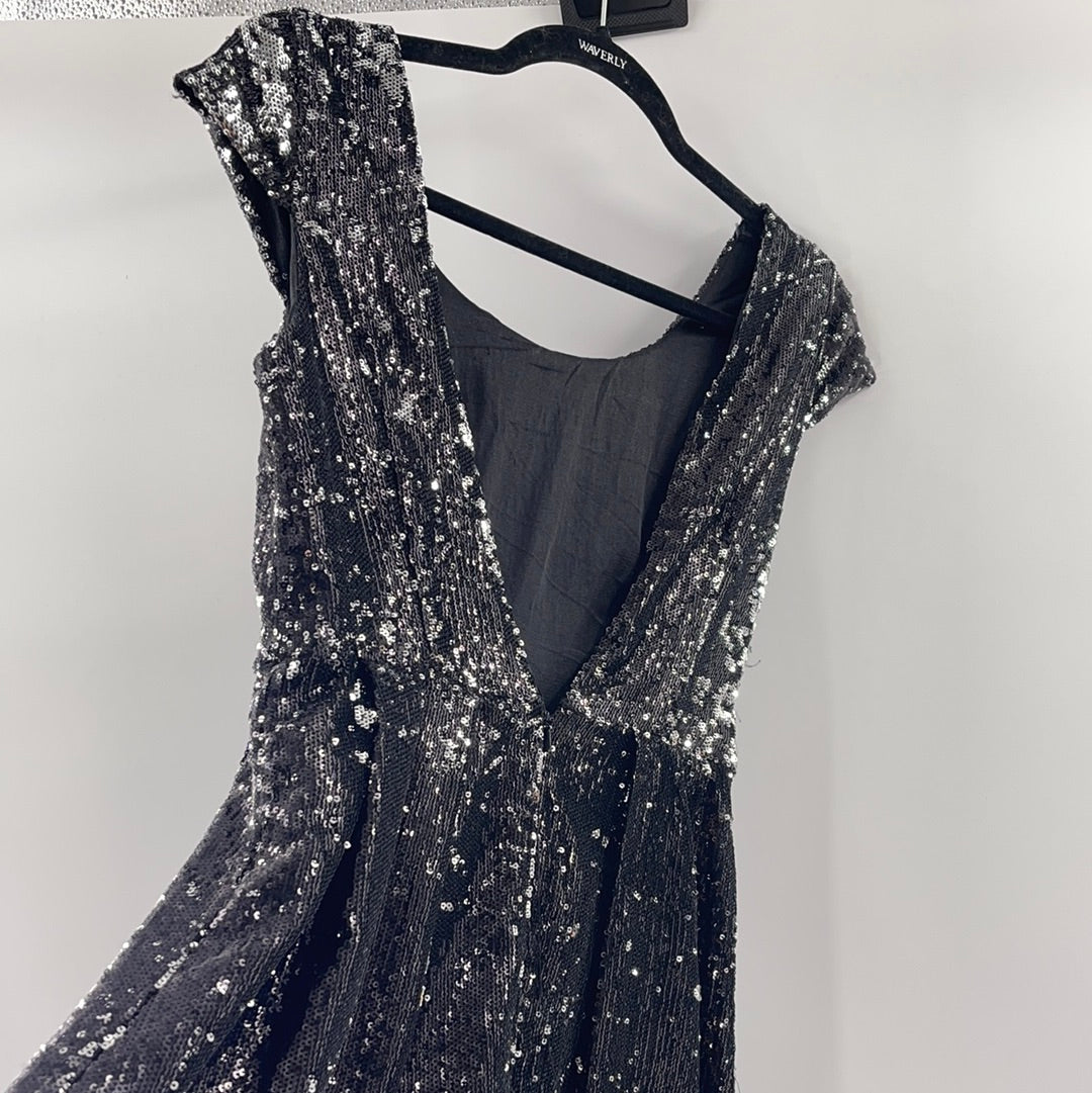 F21- Black Sequin Mini Dress (Small)