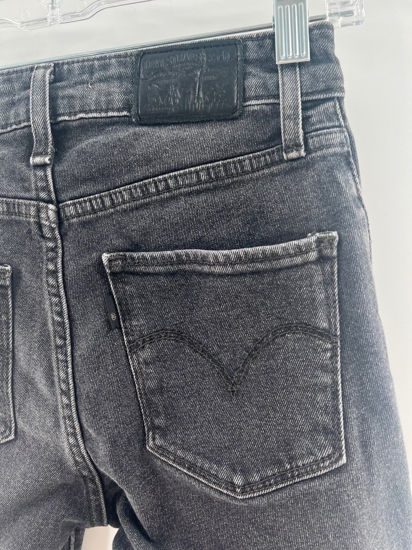 Levi Strauss Ripped 721 High Rise Skinny Jeans (Size 24)