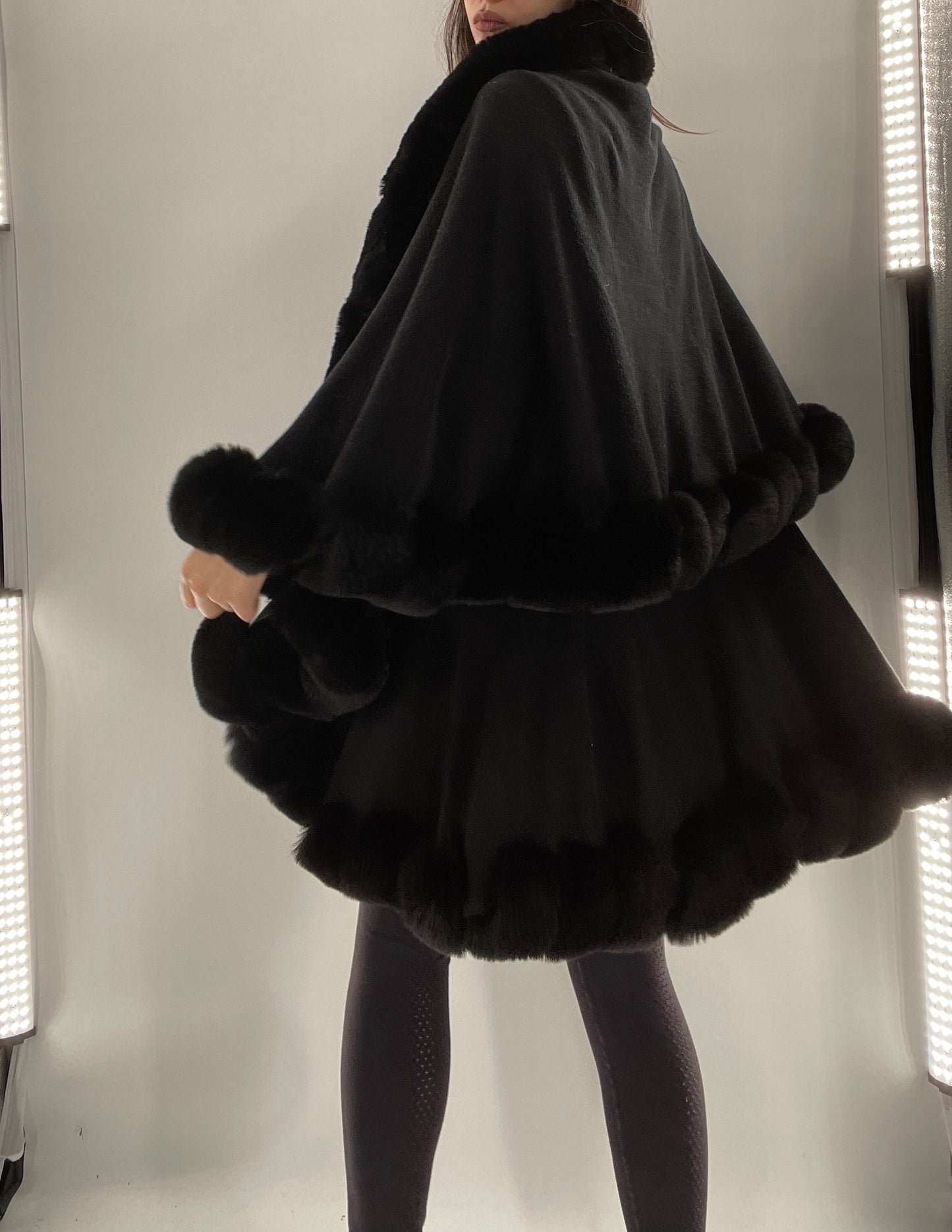 Glamorous Black Cape with Faux Fur Trim (OS)