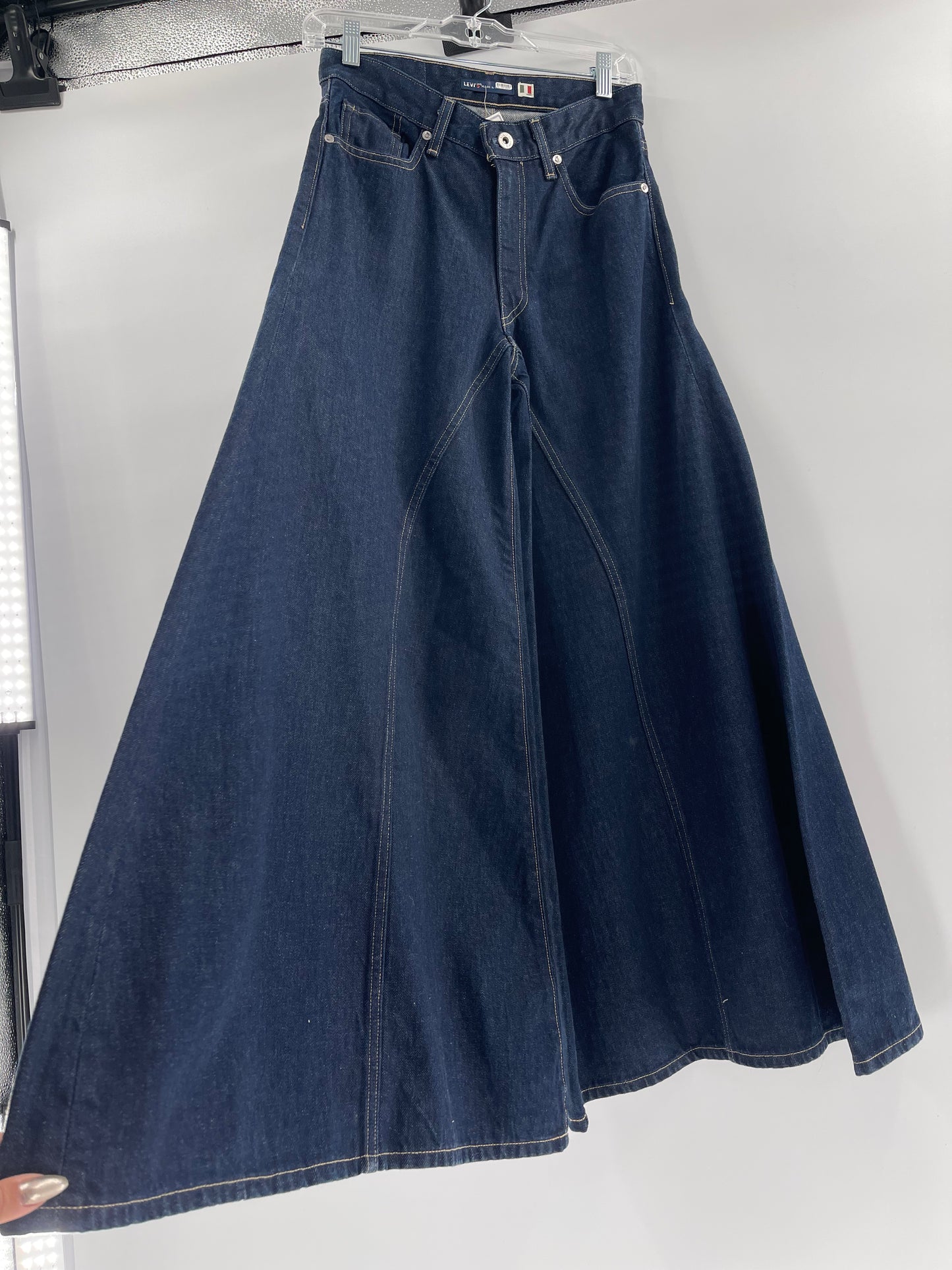 Free People x LEVI outrageous flare (Sz 25)