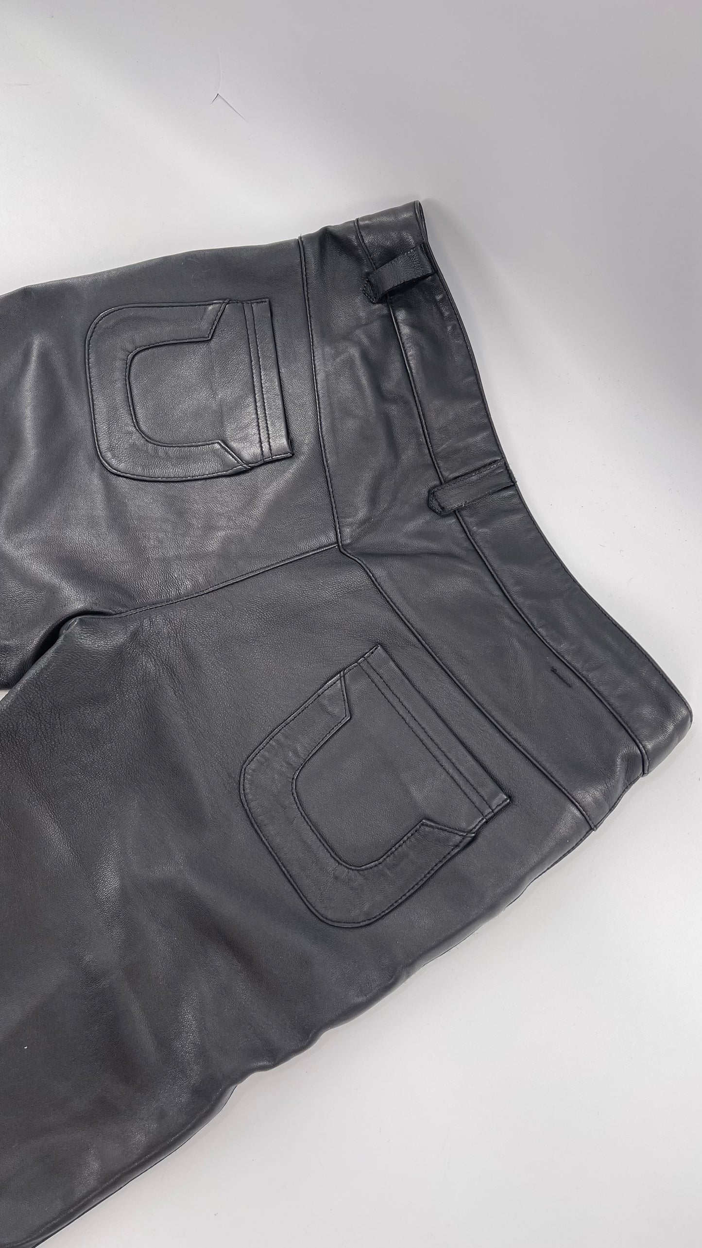 VOGUD VIRILE 100% Sheepskin Leather Bermudas (22XL)