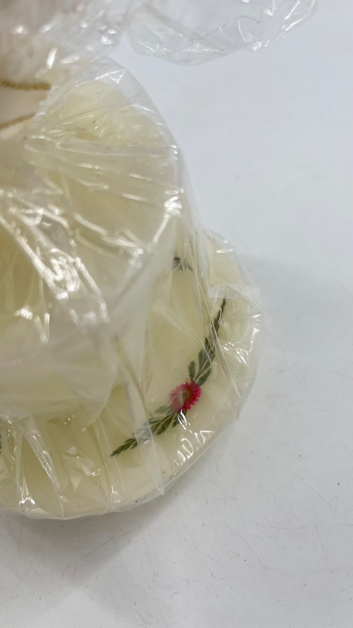 Vintage Pressed Flower Teacup Candle