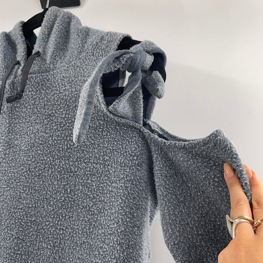 American Eagles Outfitters Gray Should Cut Out and Ties High Low Gray Sweater (Size Small)
