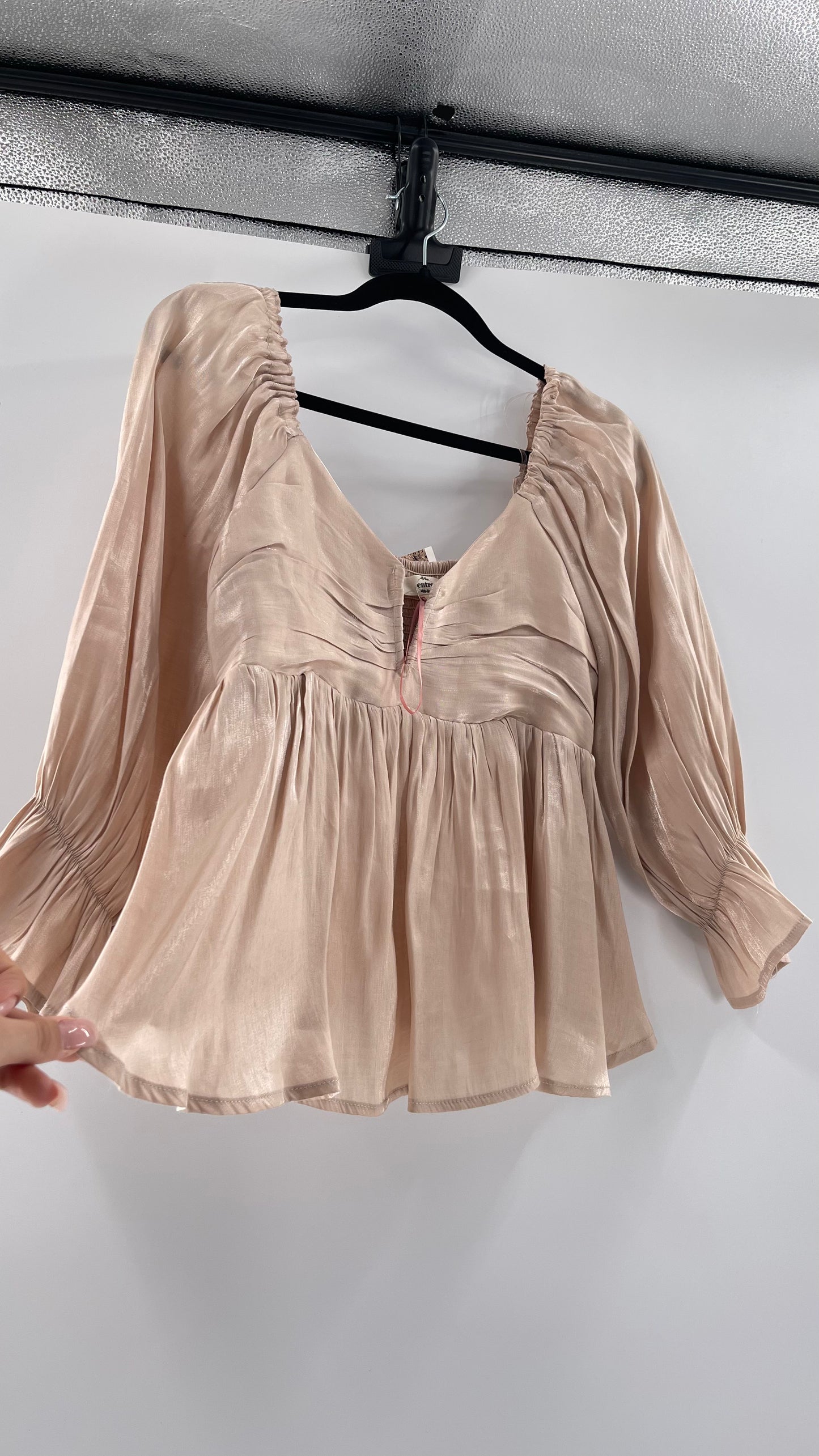 Entro Beige/Gold Metallic Cropped Peplum Top (Large)