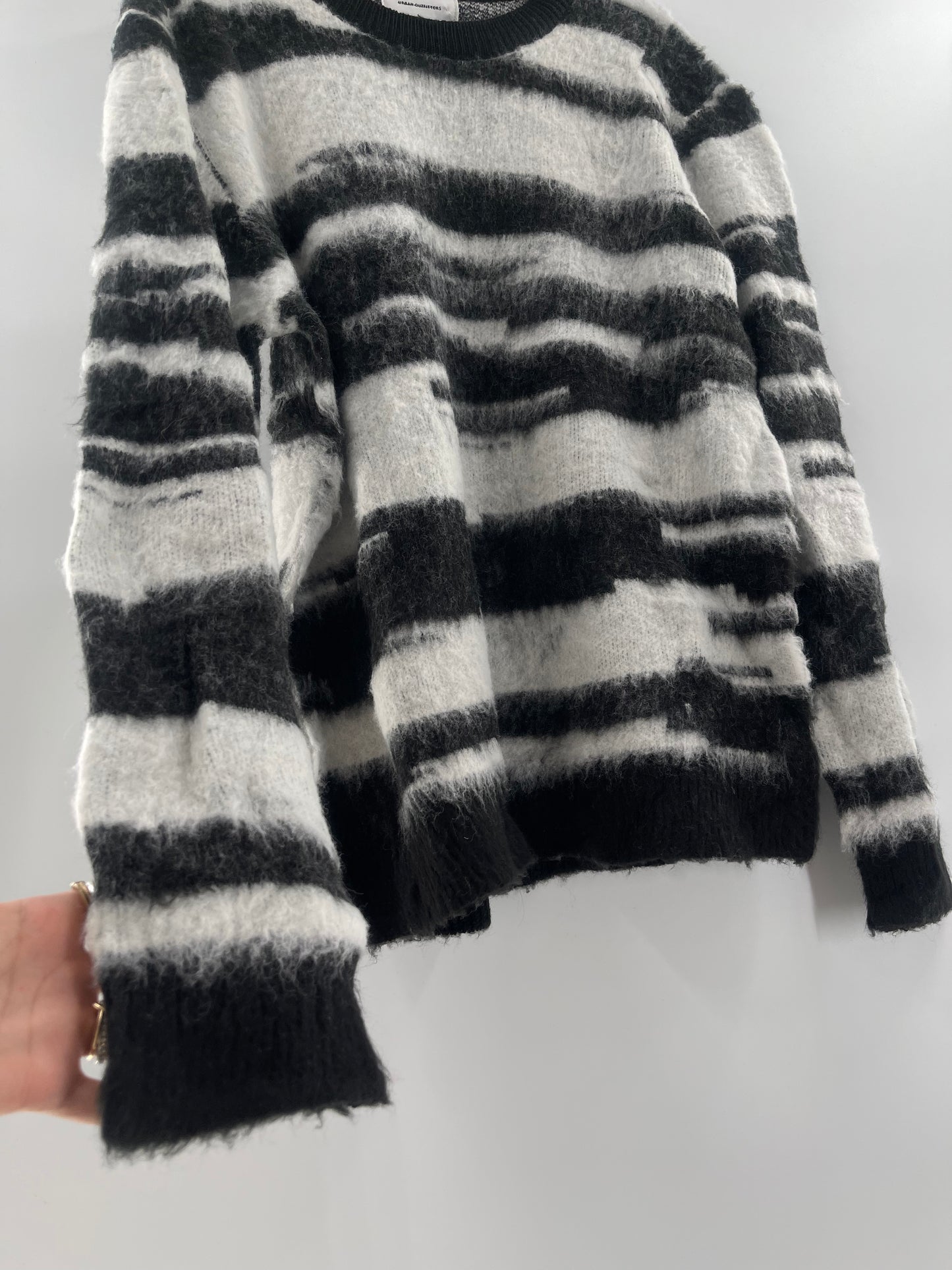 Urban Outfitters Black/White Sweater (Large)