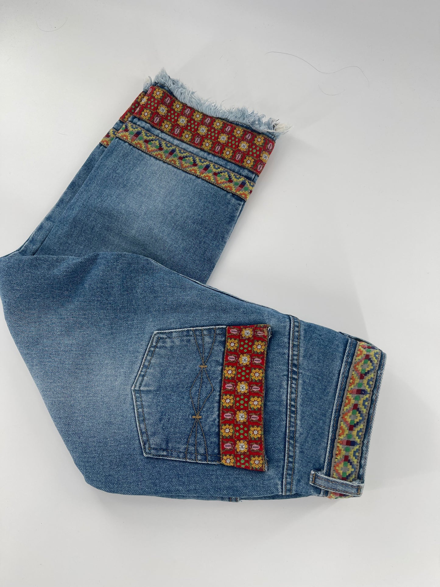 Joujou Vintage Capris with Embellishments (Sz 7/8)