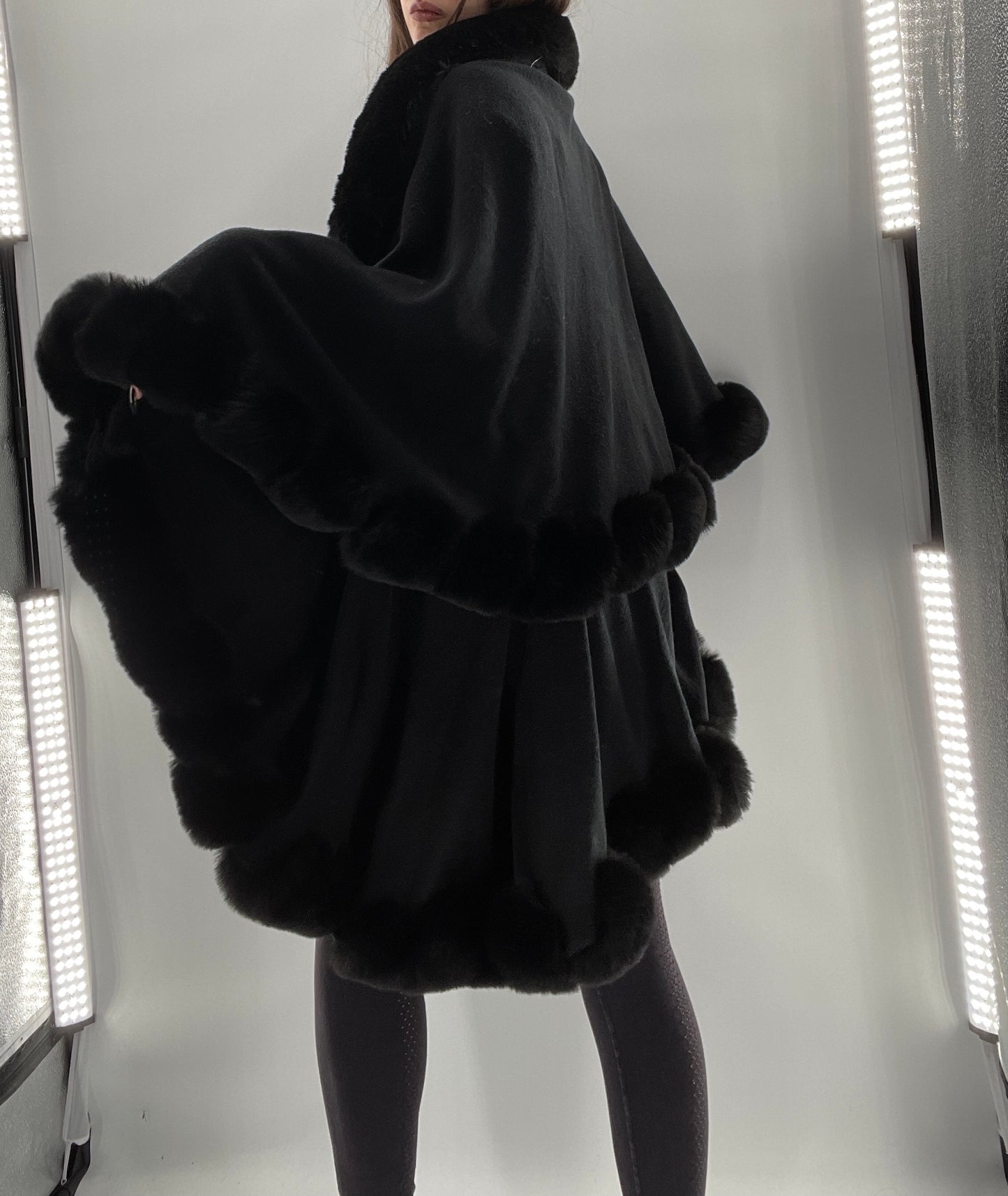 Glamorous Black Cape with Faux Fur Trim (OS)