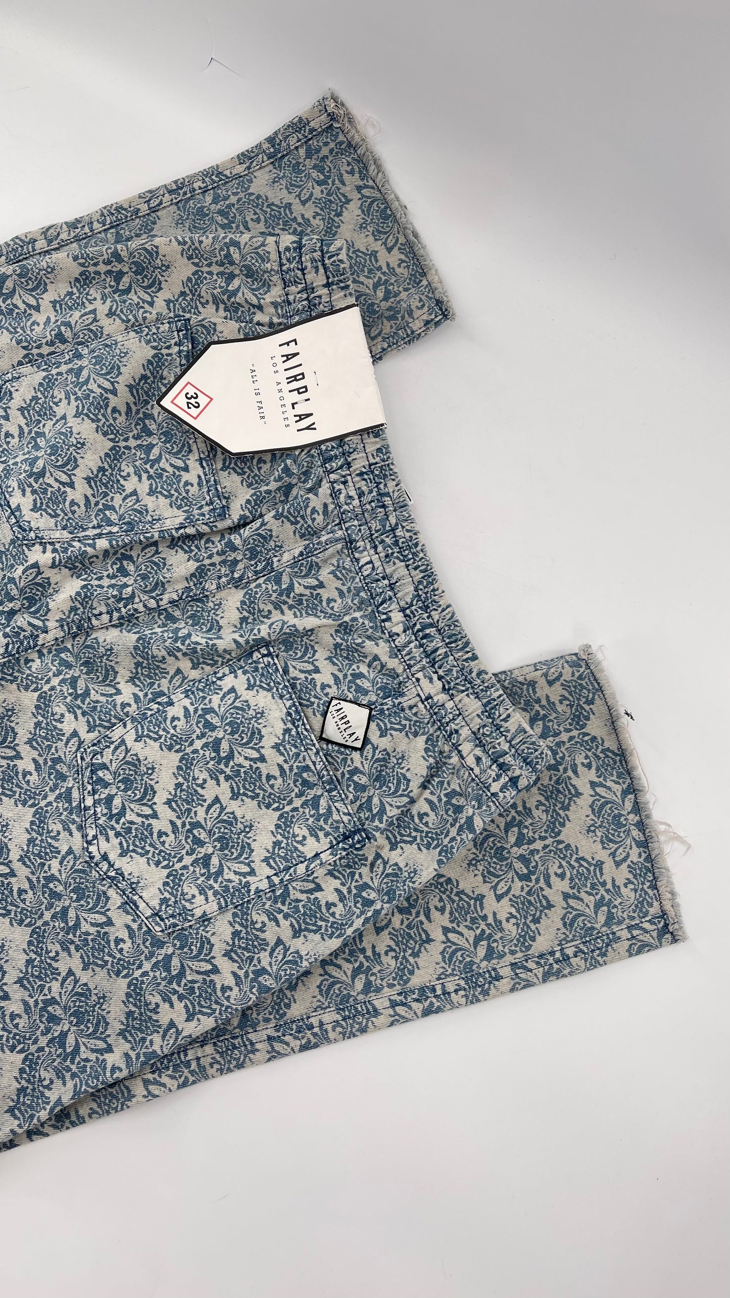 FairPlay Los Angeles Paisley Brocade Jeans (32)