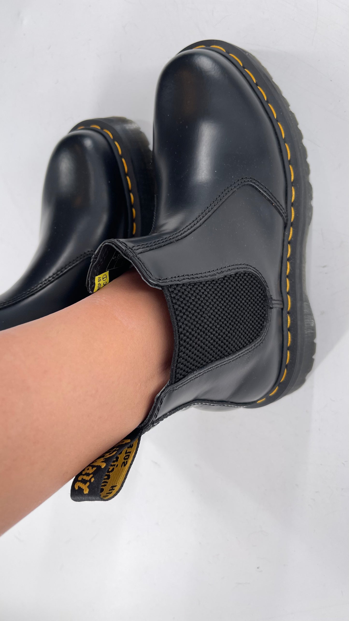Dr. Martens 2976 Platform Chelsea Boot Black Polished Smooth (7L)