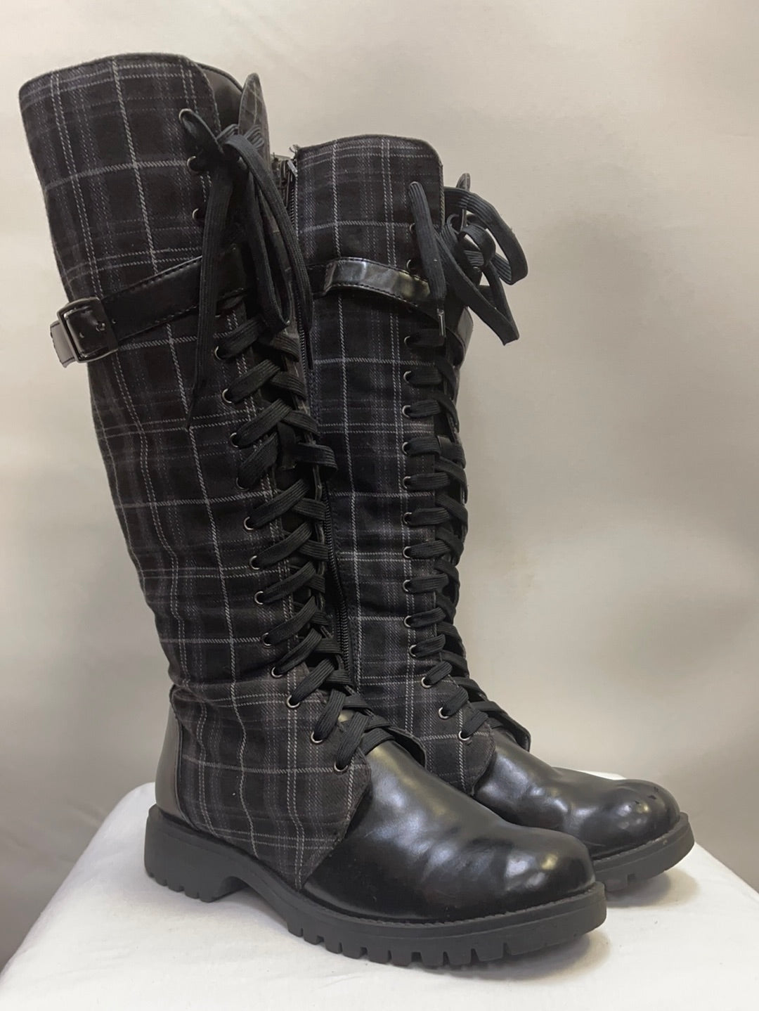 📸Vintage Volatile Boots