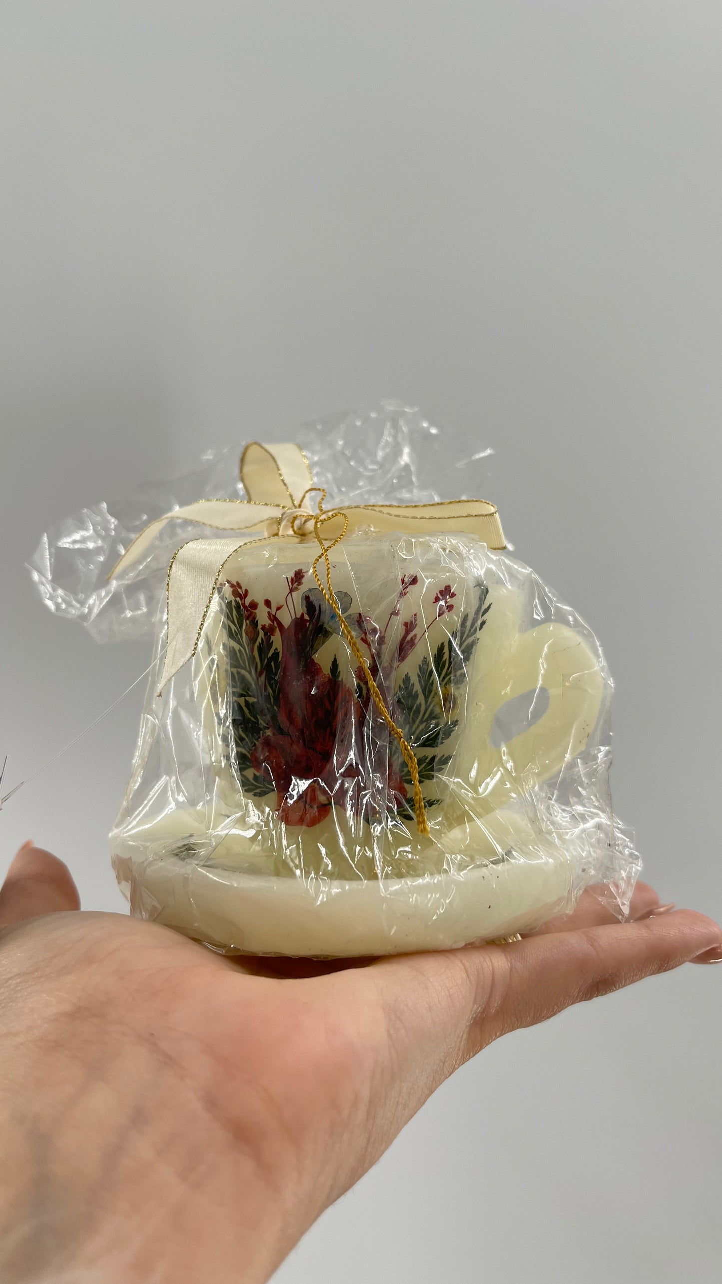 Vintage Pressed Flower Teacup Candle