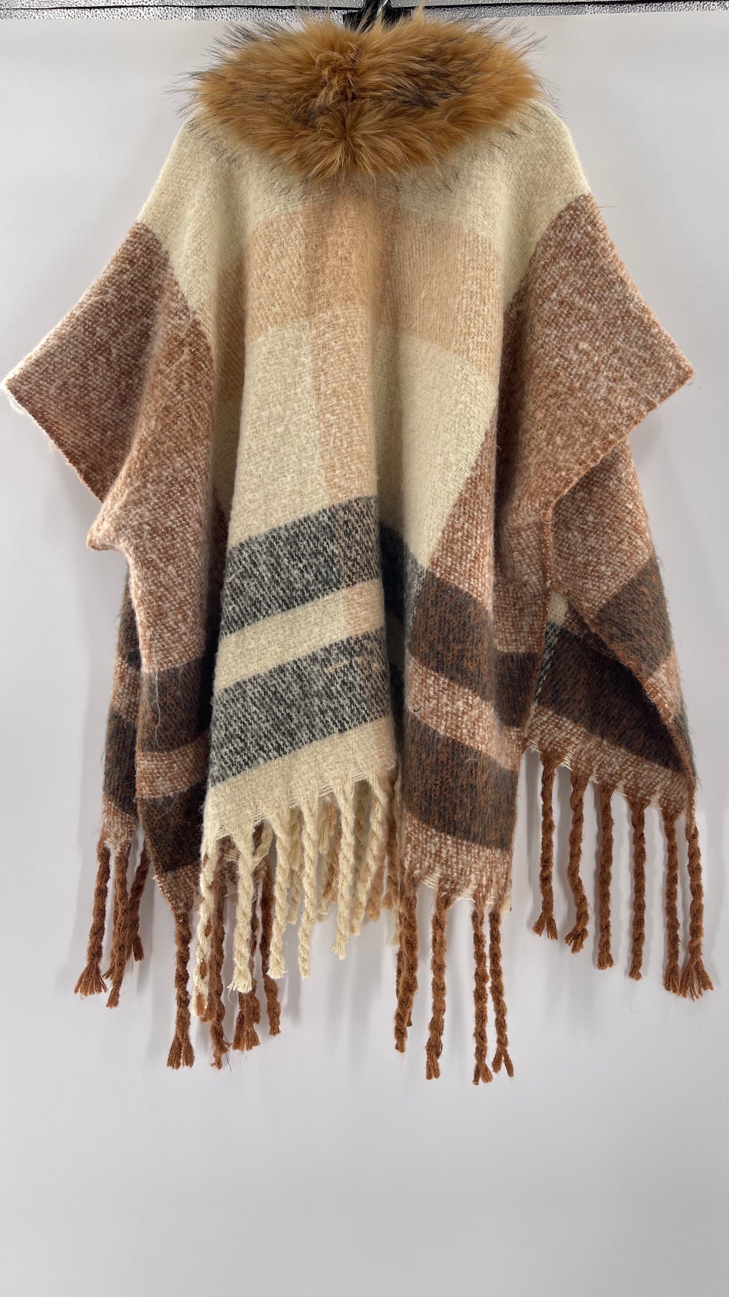 Adrienne Vitadinni Fringe Plaid Fur Collar Cape (OS)