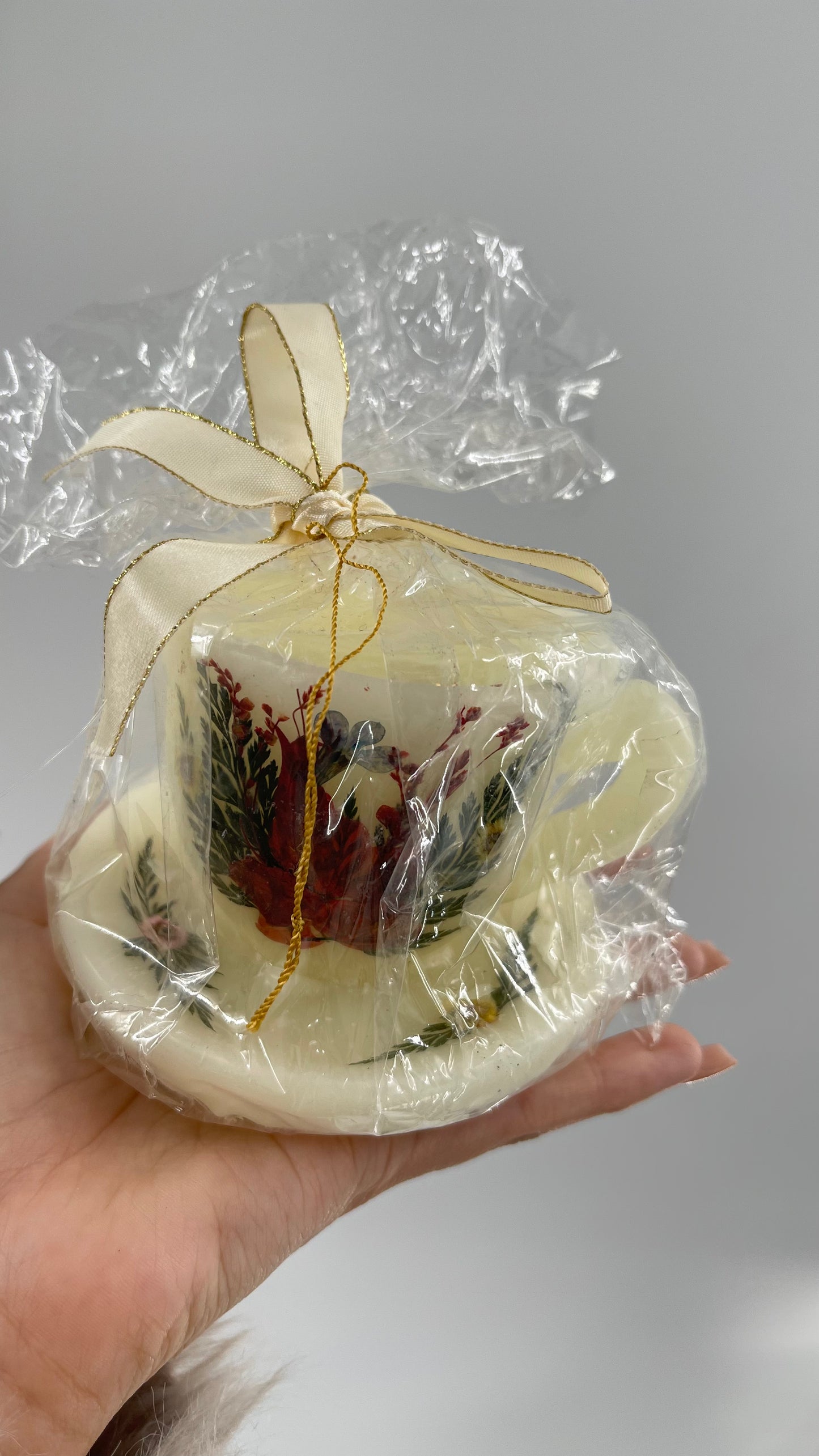Vintage Pressed Flower Teacup Candle