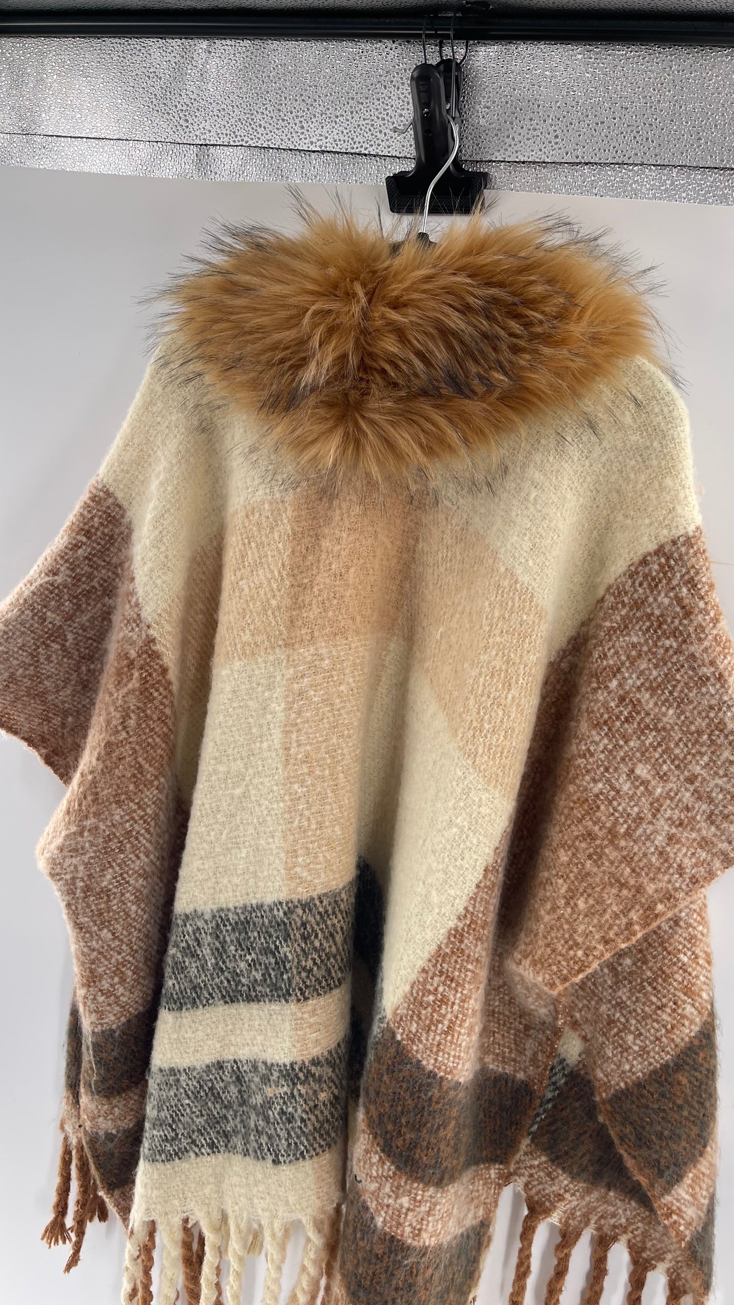 Adrienne Vitadinni Fringe Plaid Fur Collar Cape (OS)