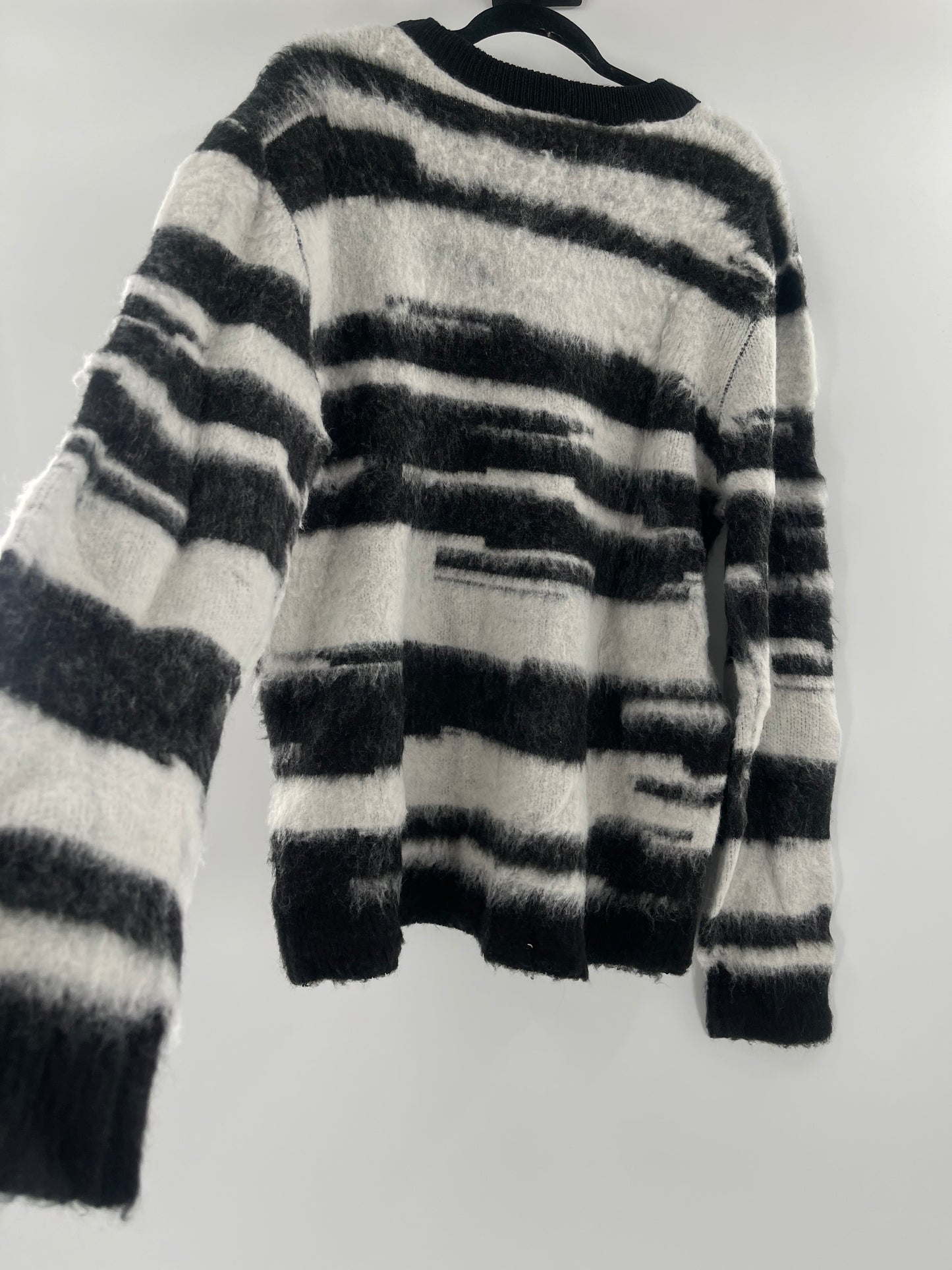 Urban Outfitters Black/White Sweater (Large)