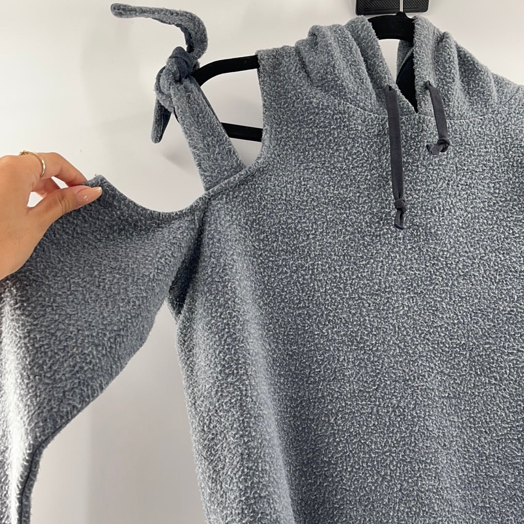 American Eagles Outfitters Gray Should Cut Out and Ties High Low Gray Sweater (Size Small)