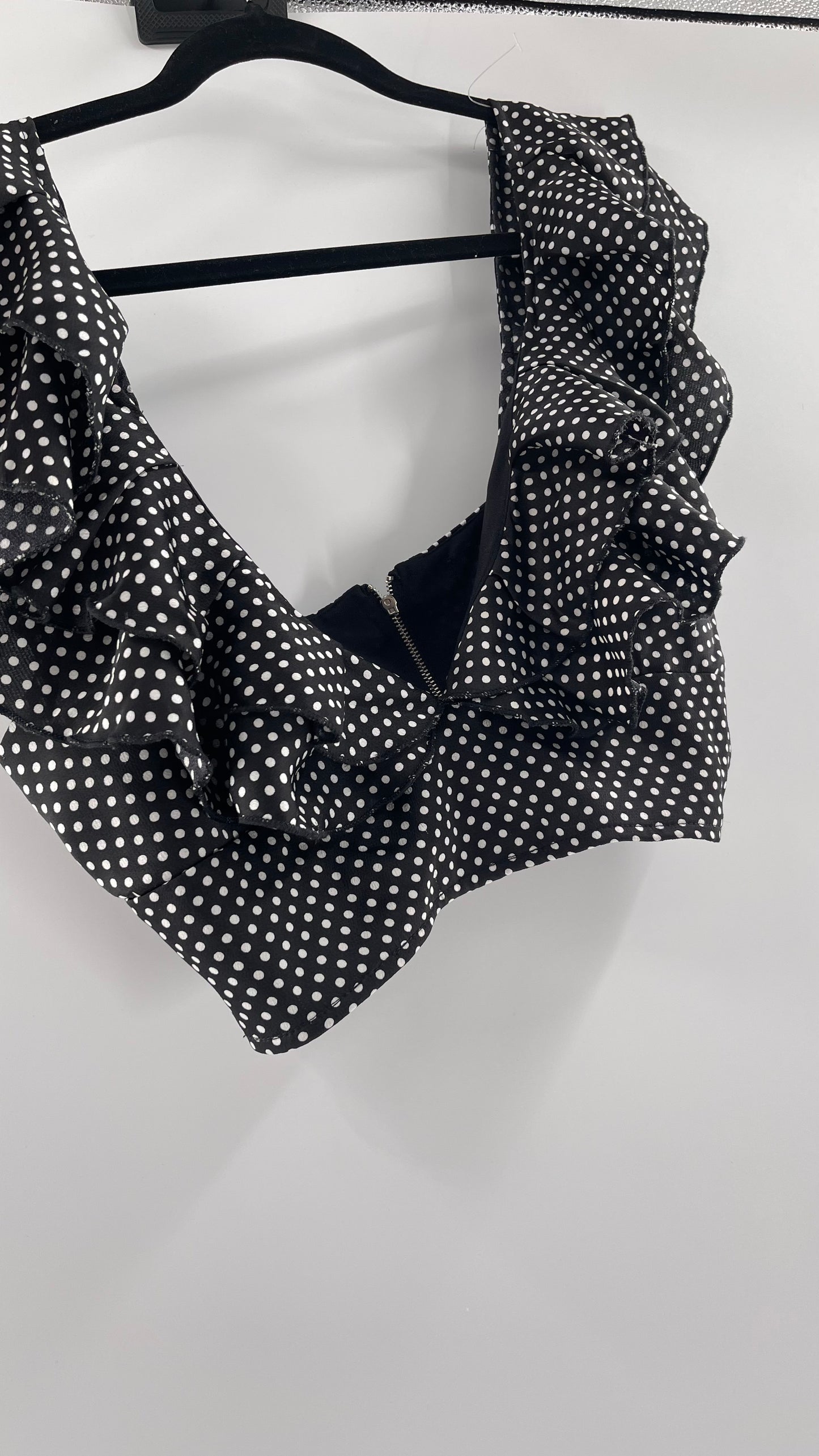 Polka Dot Ruffle Neckline Crop (Medium)