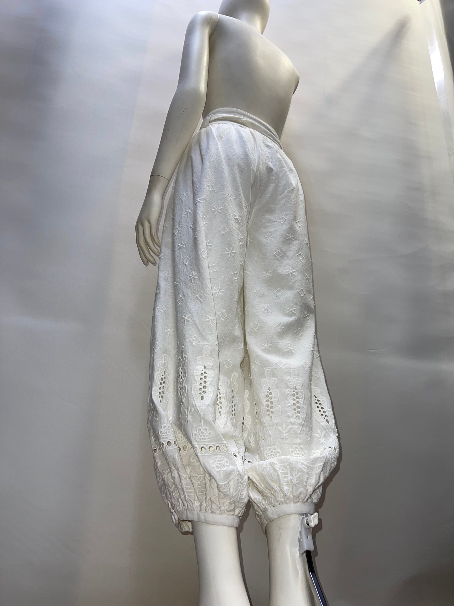 Free People - White Haram / Gypsy Embroidered Pants (Size 12)