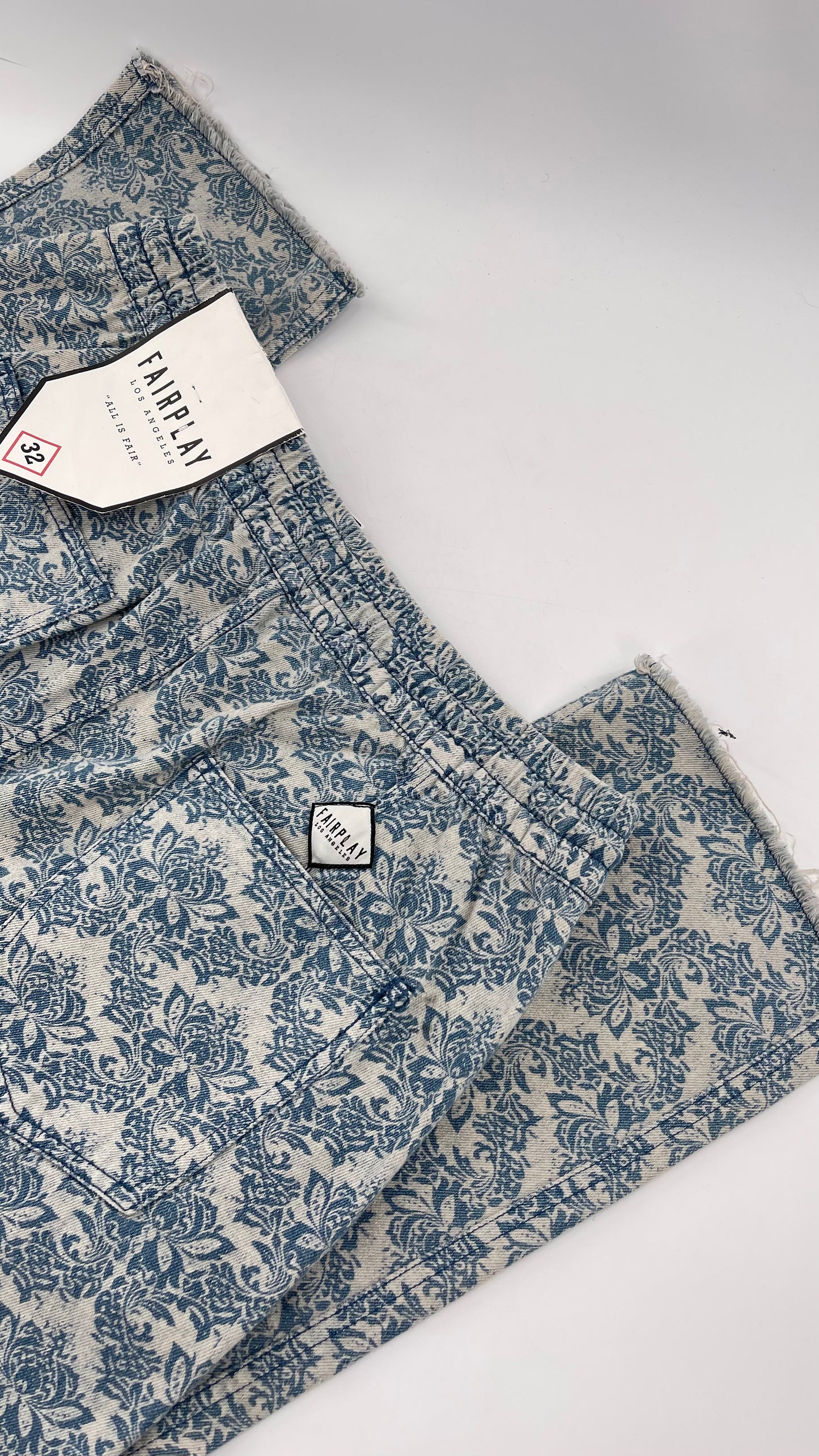 FairPlay Los Angeles Paisley Brocade Jeans (32)