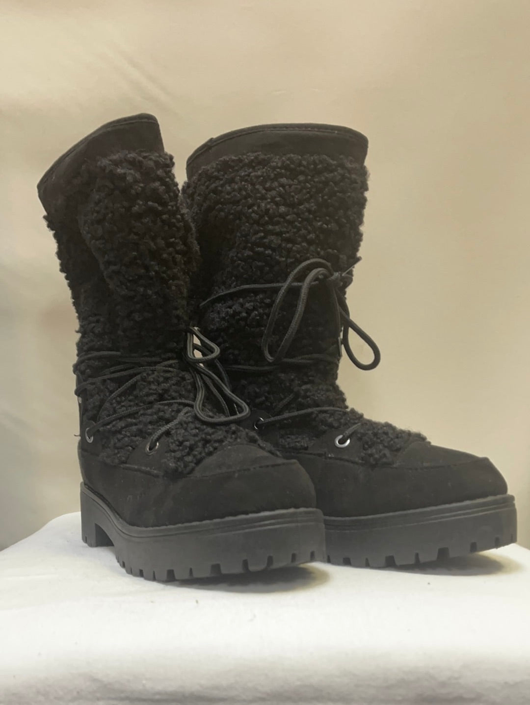 Rogue Black Boots