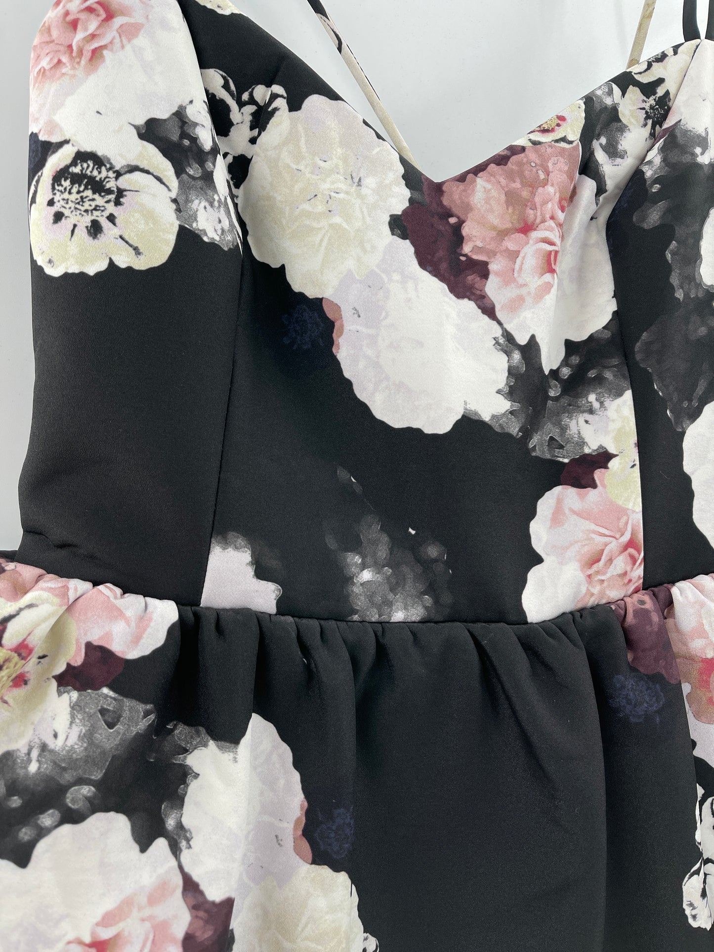 Keepsake - Anthropologie - Black Floral Backless Spaguetti Straps Ruffle Detail Mini Dress (Size L)