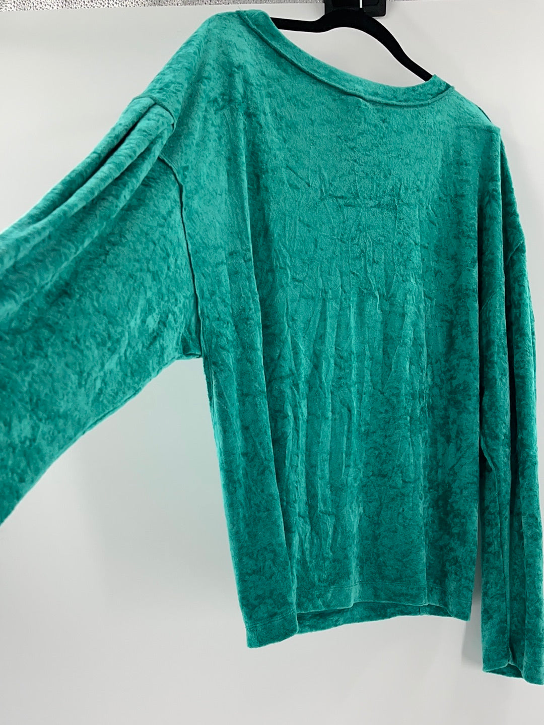 Free People -WE THE FREE Milan Crushed Velvet Long Balloon Sleeve Green Top (Size Large)