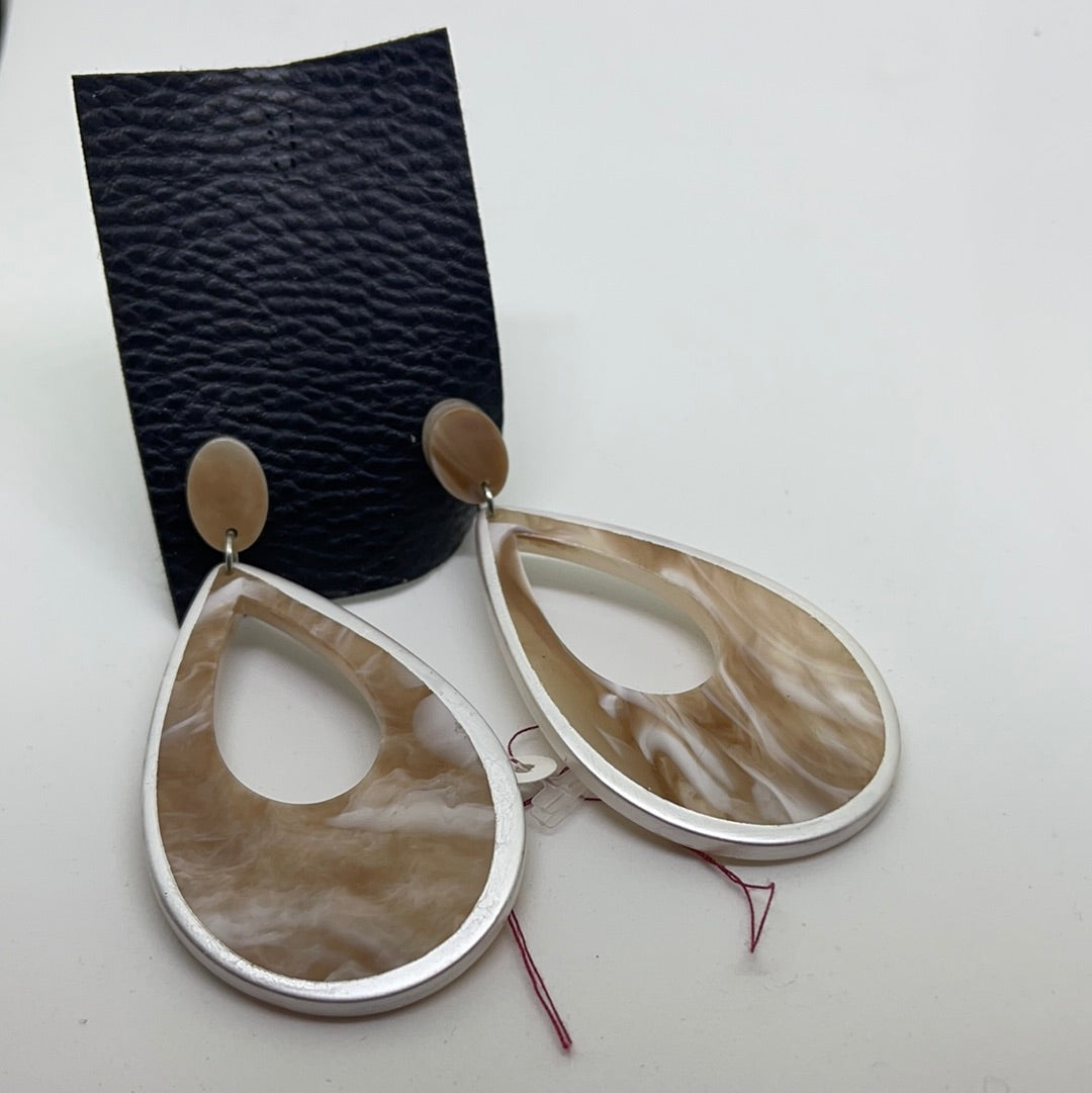 Tear Drop Marble Patterned Earrings