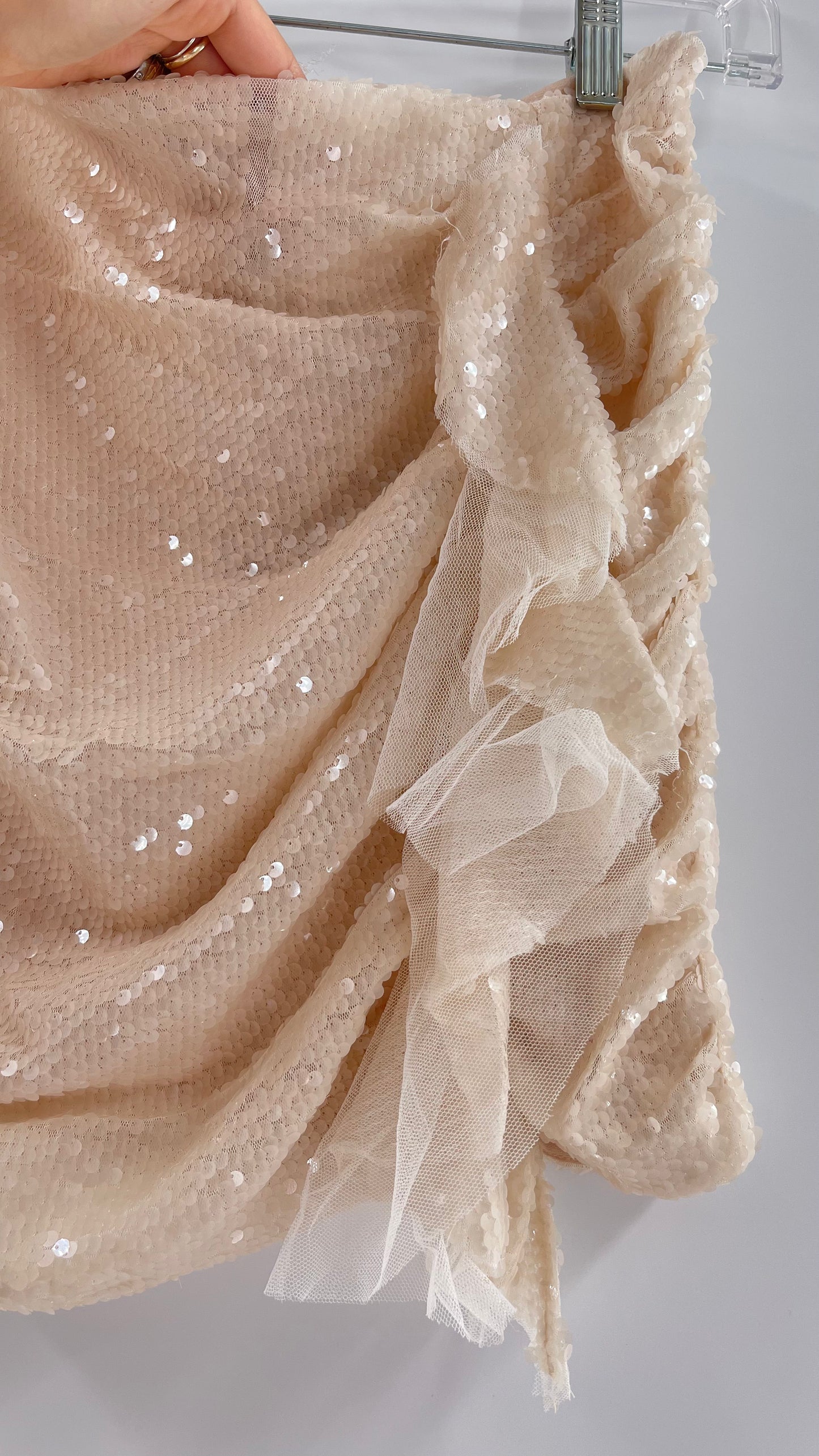En Saison Free People White Sequin Ruffle Side Mini Skirt (Small)