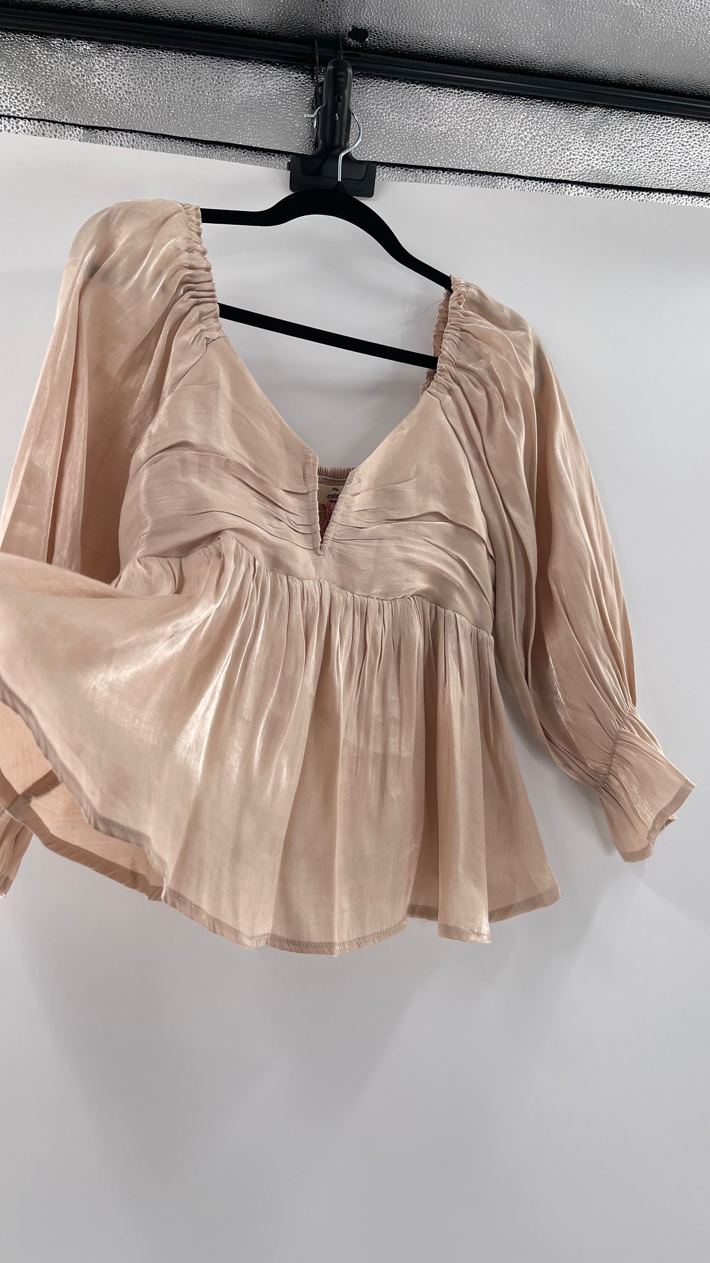 Entro Beige/Gold Metallic Cropped Peplum Top (Large)