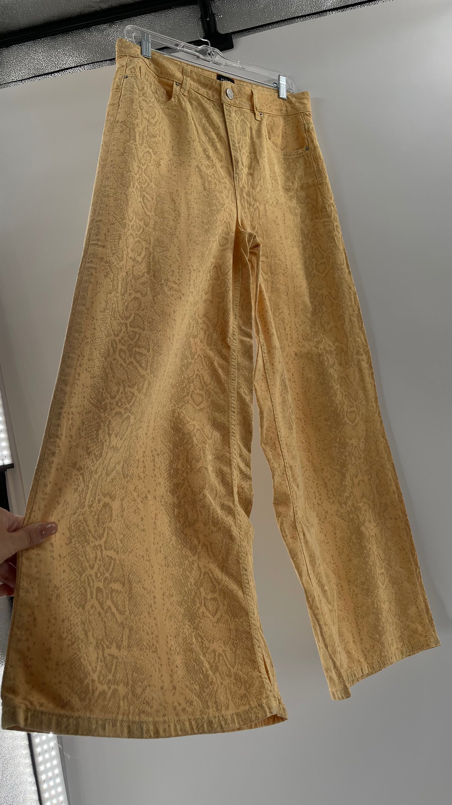 BDG Urban Outfitters Wide Leg Snake Skin Print Jeans (31)